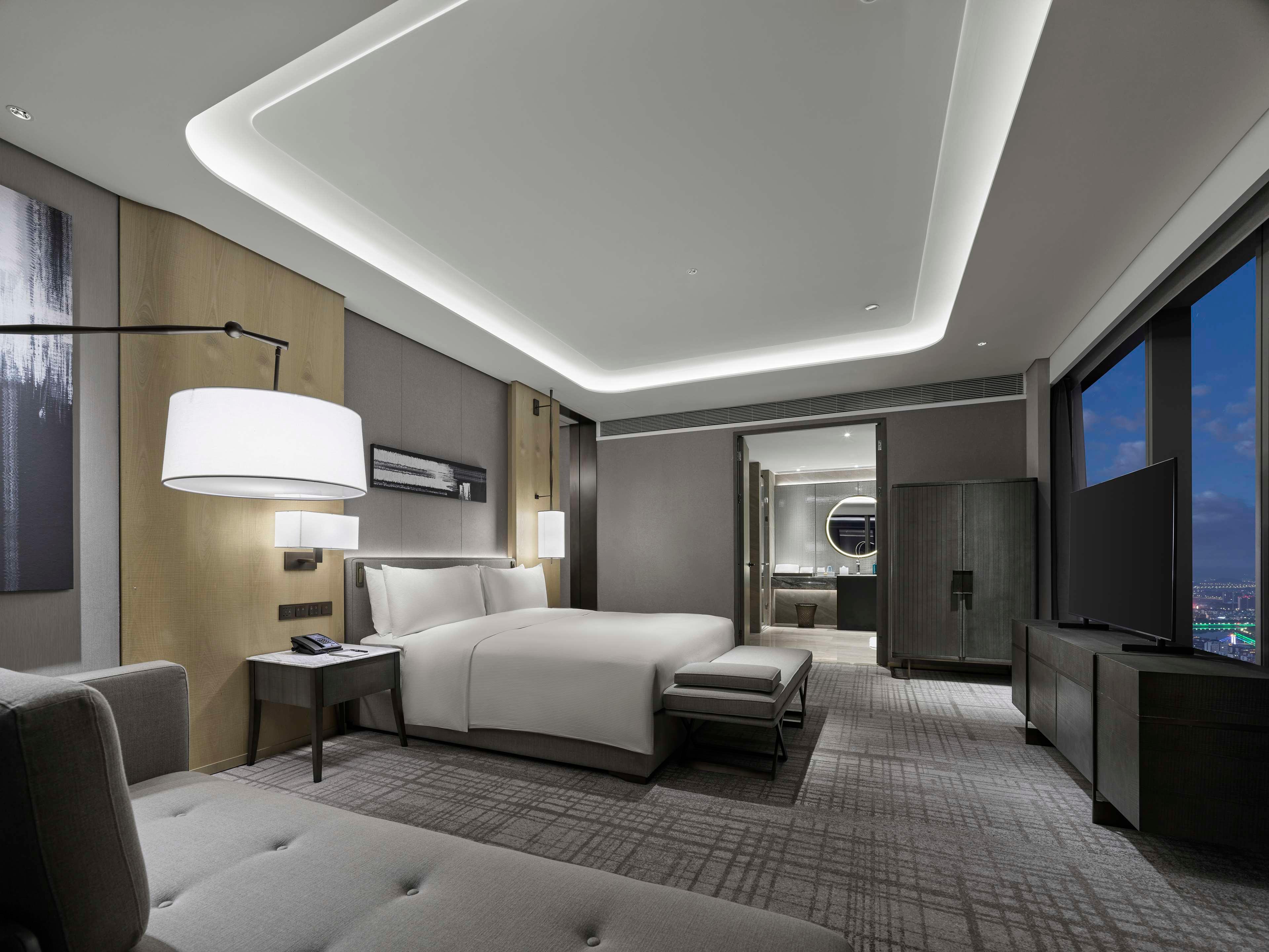 Junior Suite King Size Bed