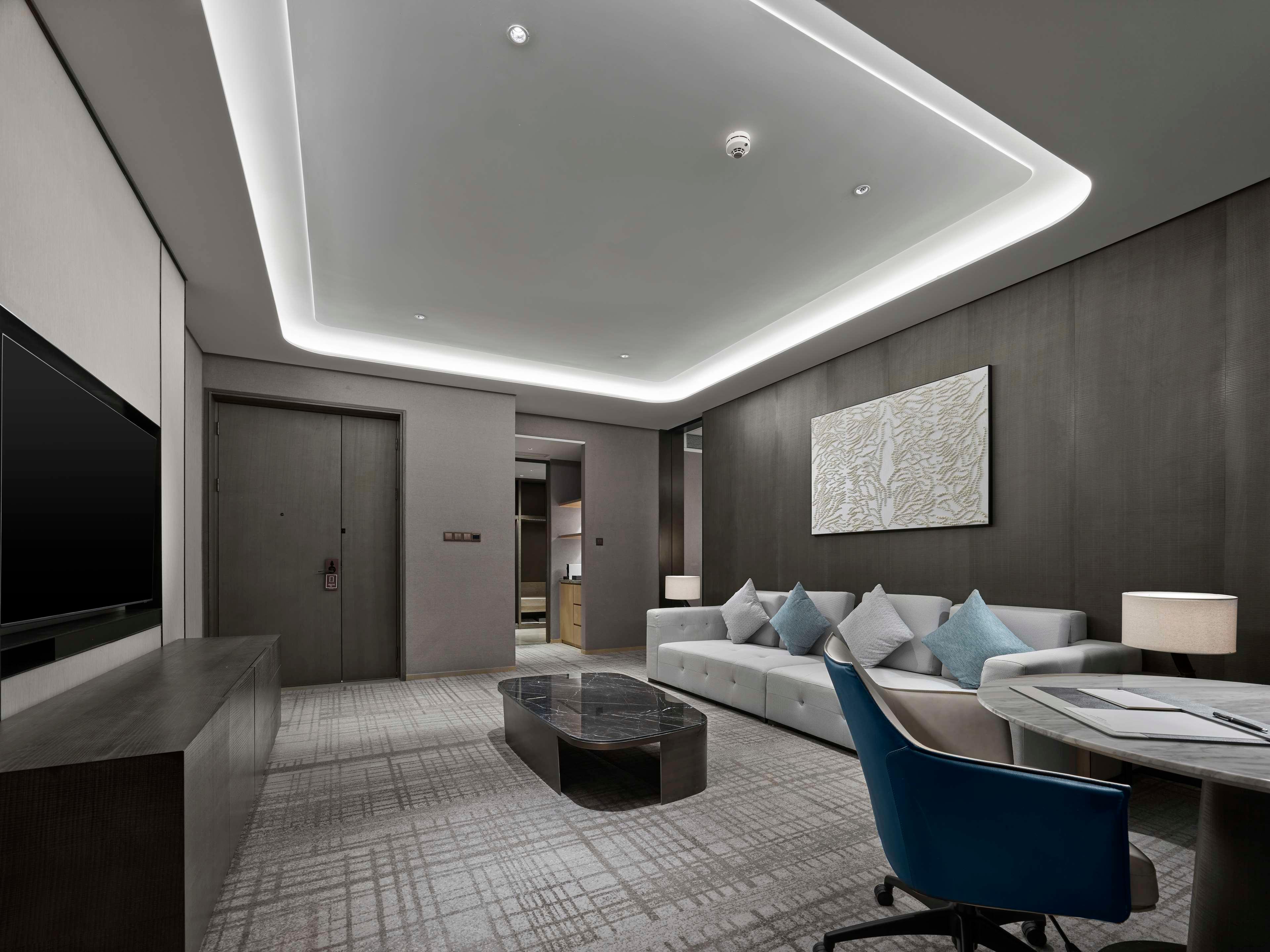 Junior Suite King Size Bed