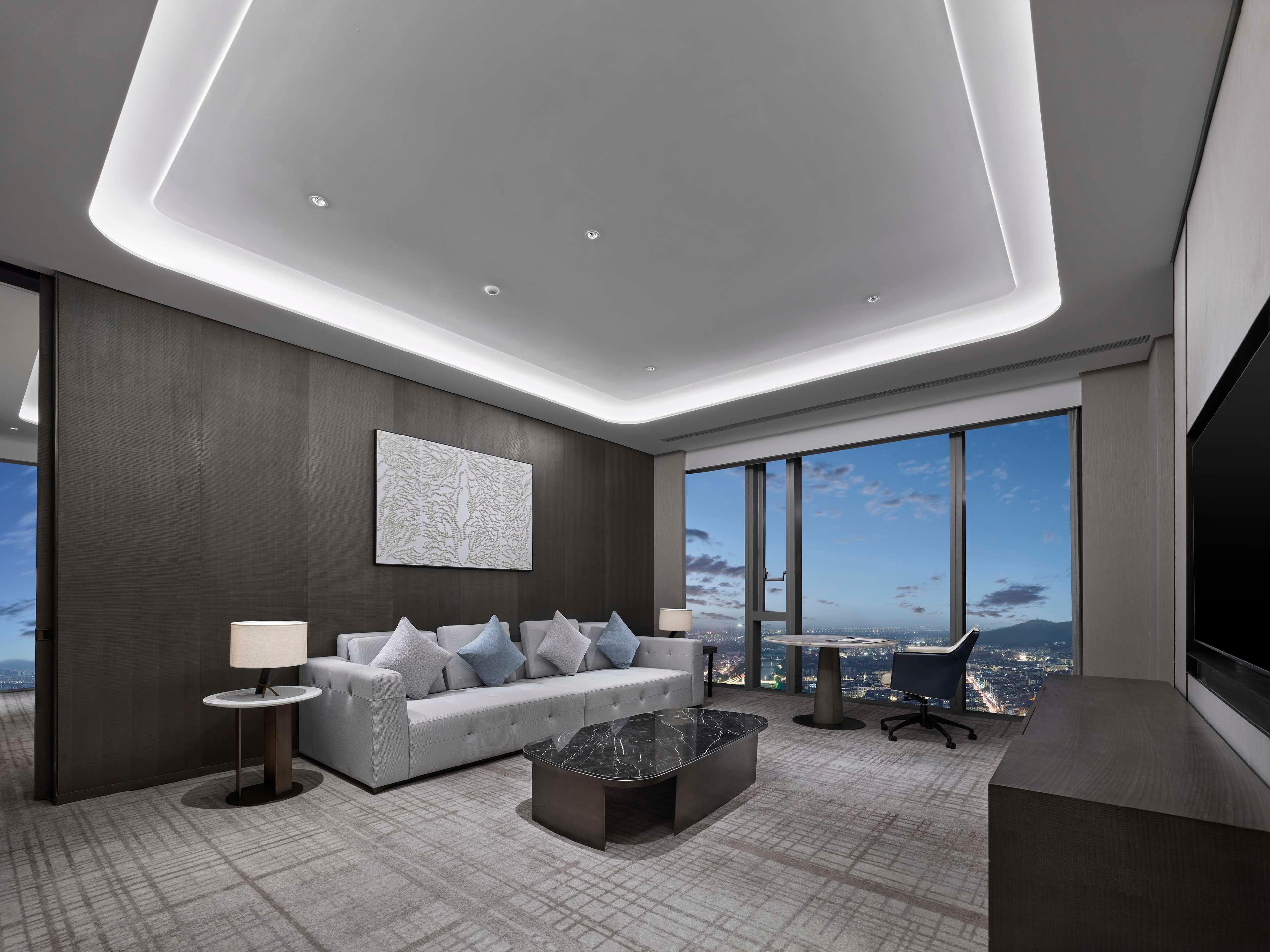 Junior Suite King Size Bed