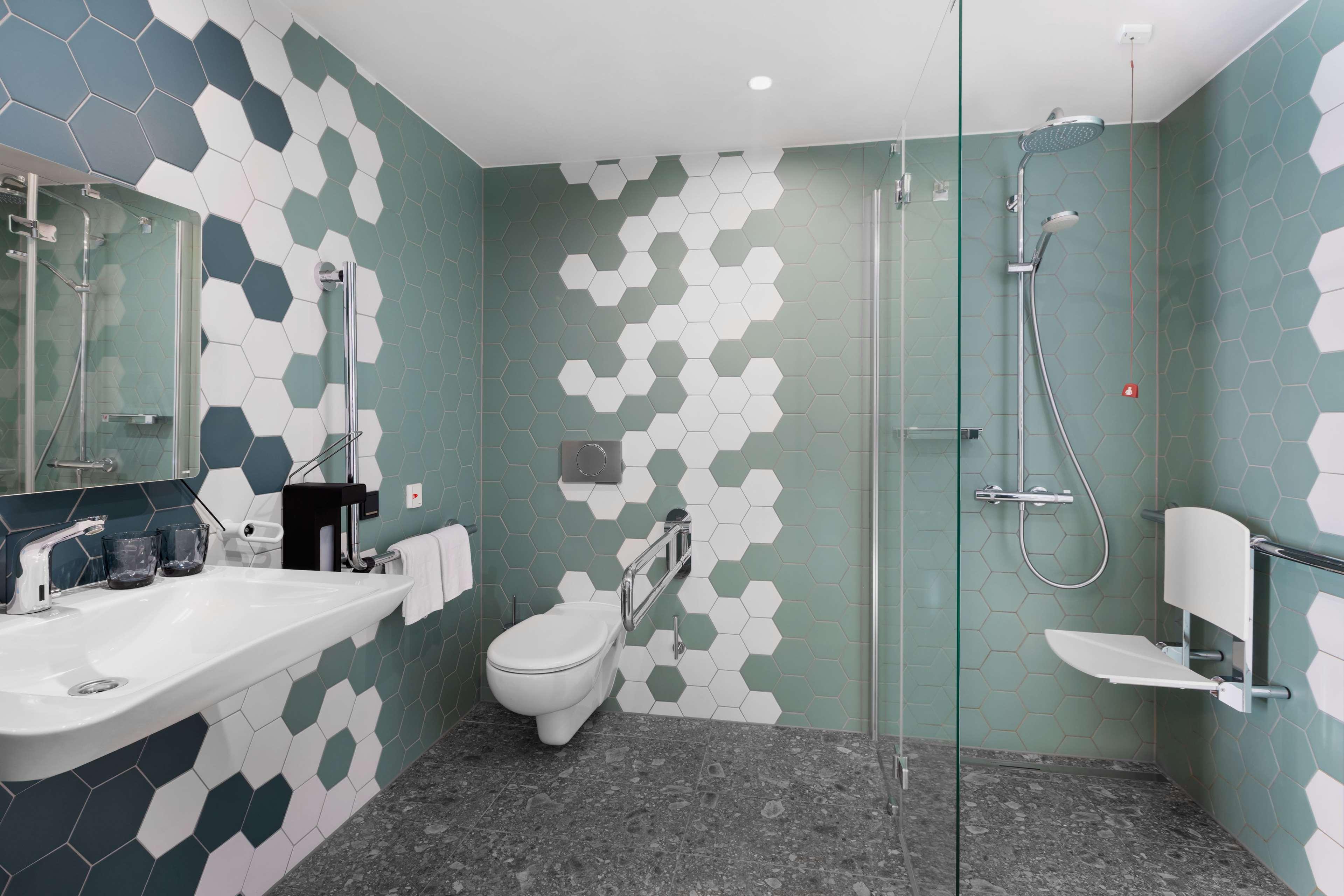 Double Accessible King Size Bed