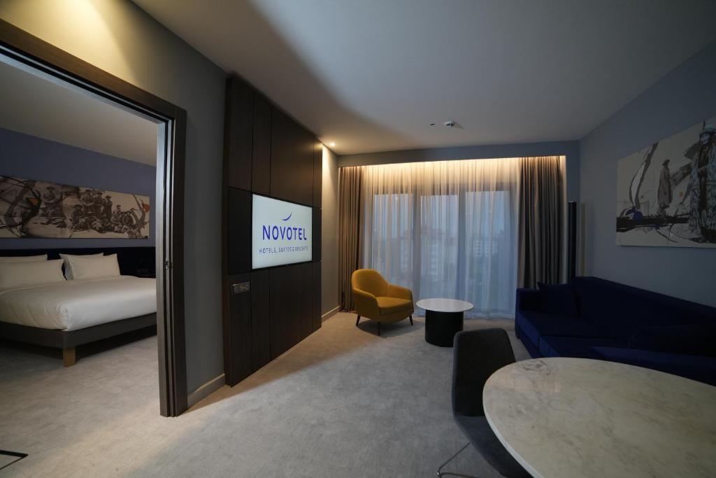 Apartment Queen Size Bed