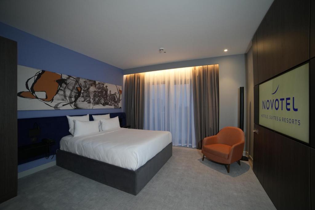 Apartment Queen Size Bed