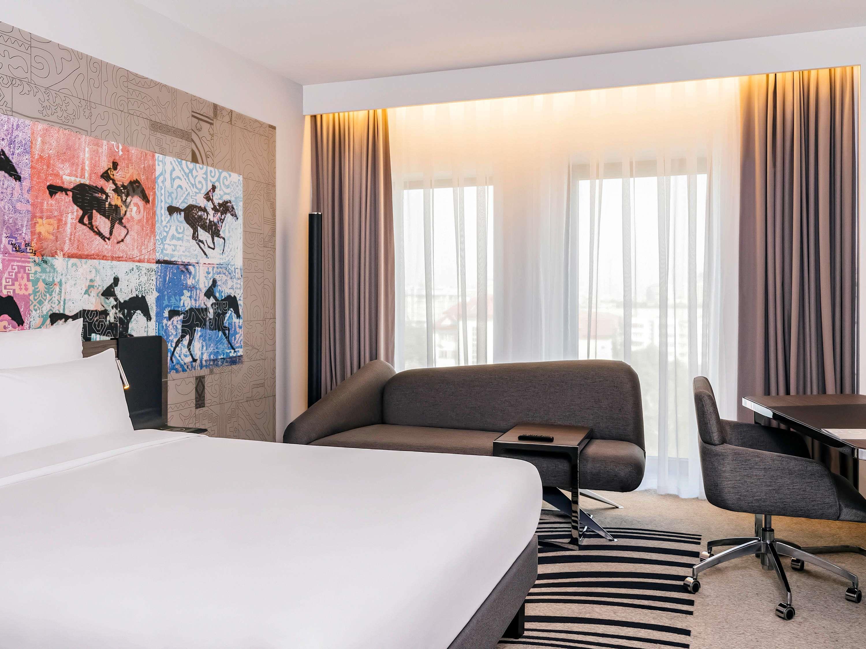 Double Executive Queen Bed