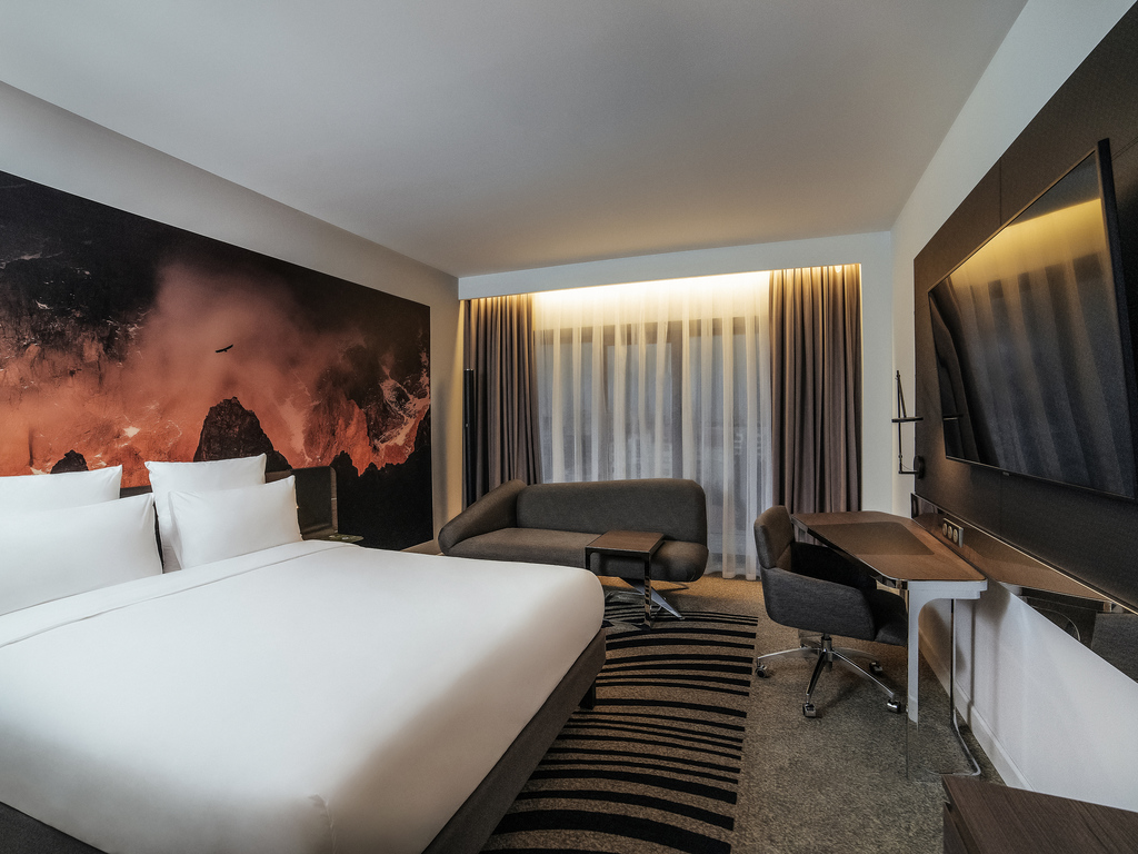 Double Superior Queen Bed