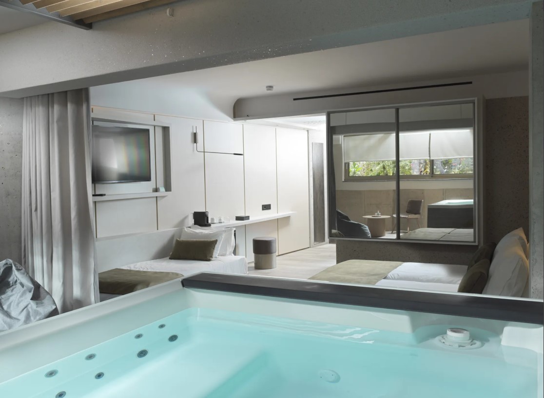 Double or Twin with Jacuzzi