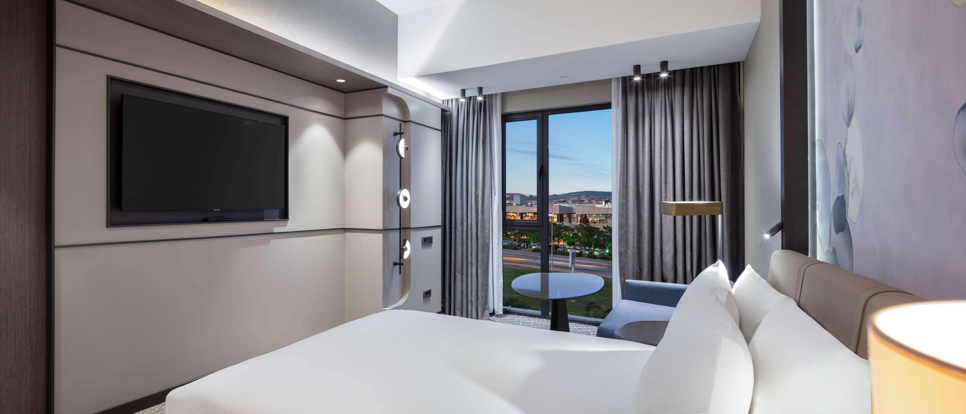 Double Guest Room Queen Bed