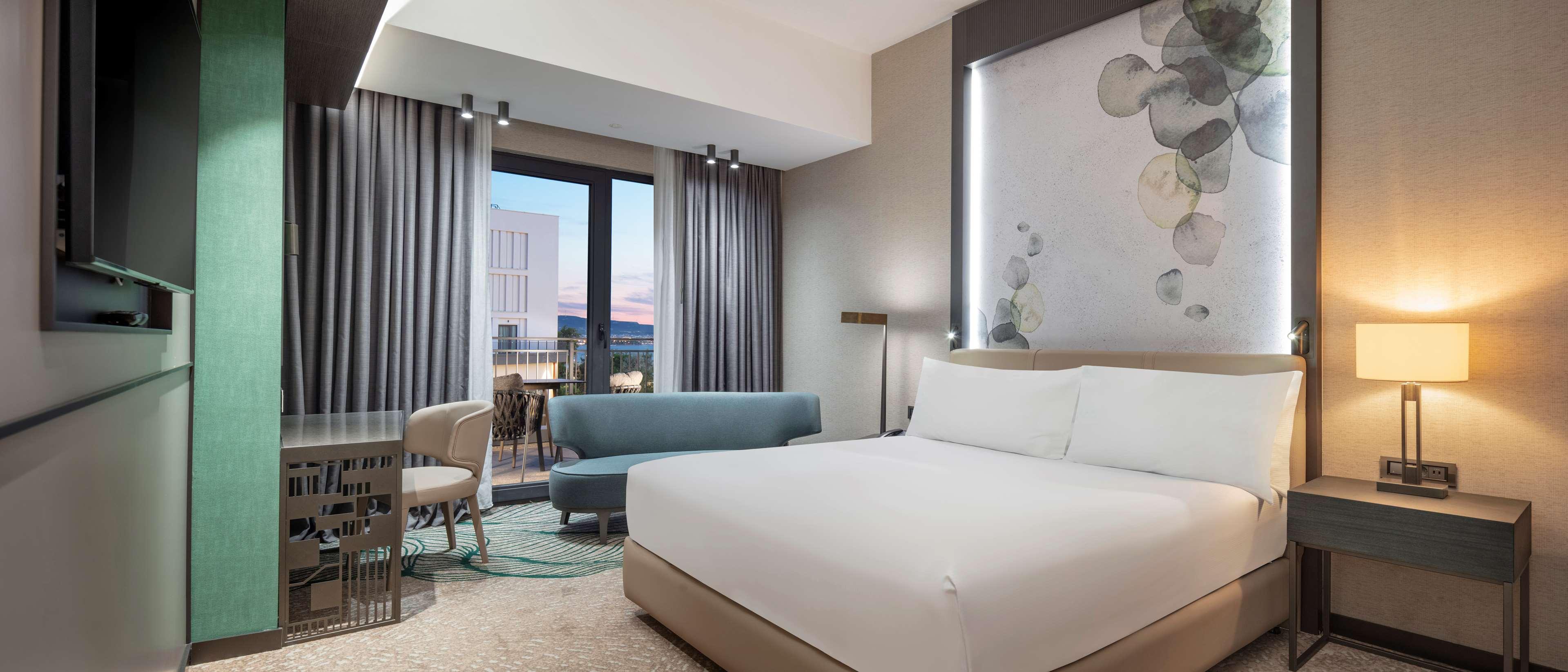 Double Guest Room King Bed