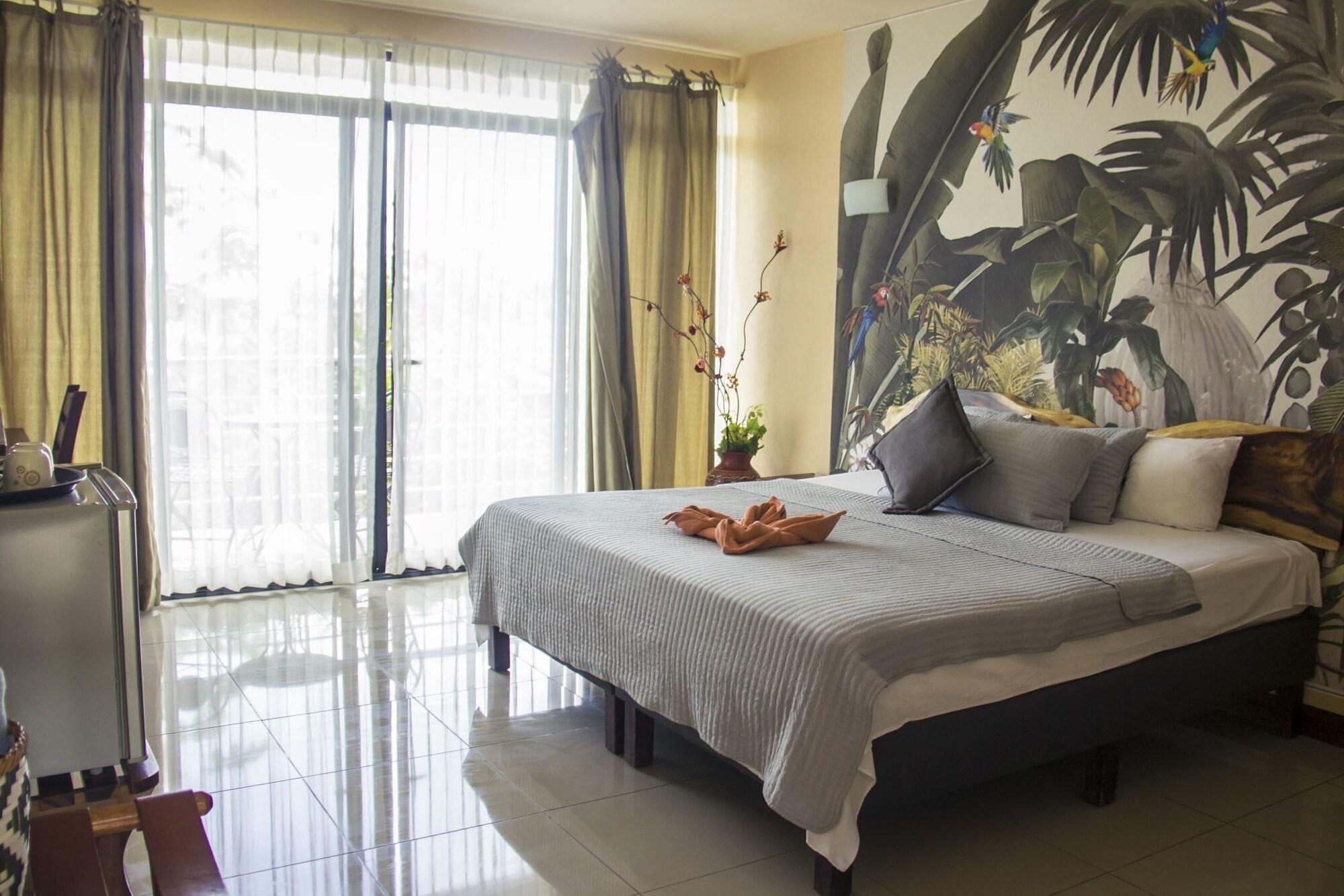 Double Deluxe King Bed