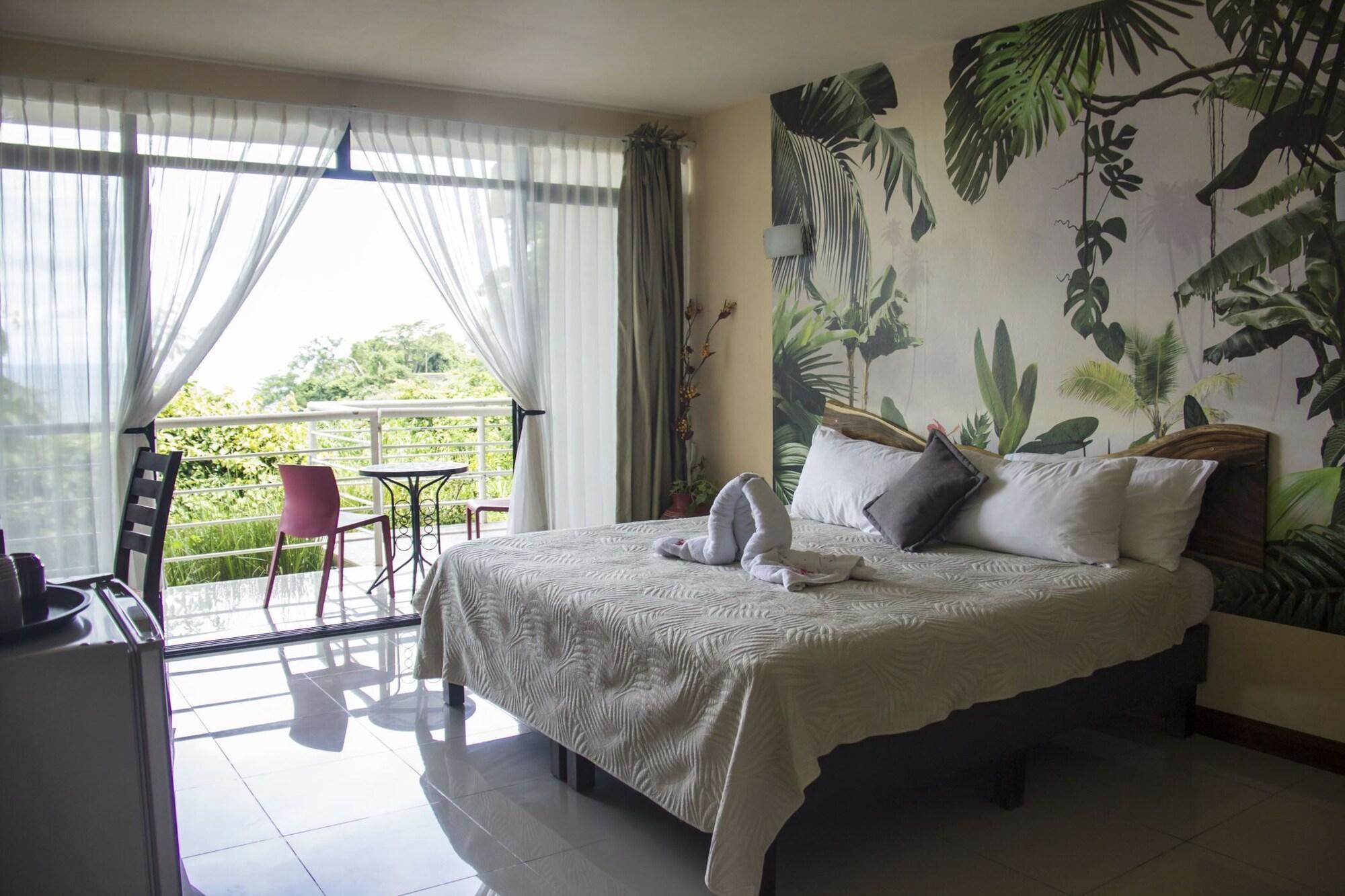 Double Deluxe King Bed