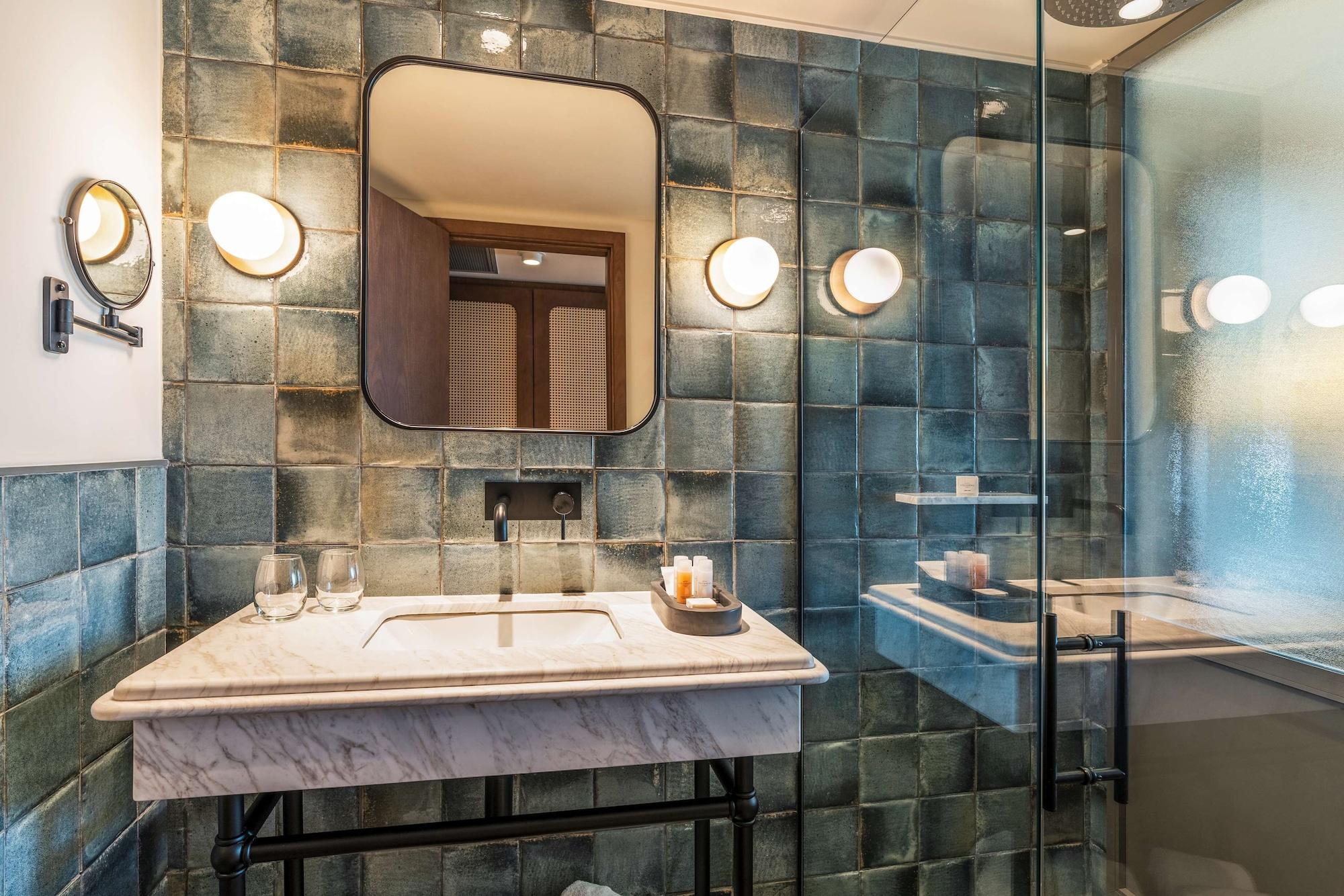 Double Superior King Bed