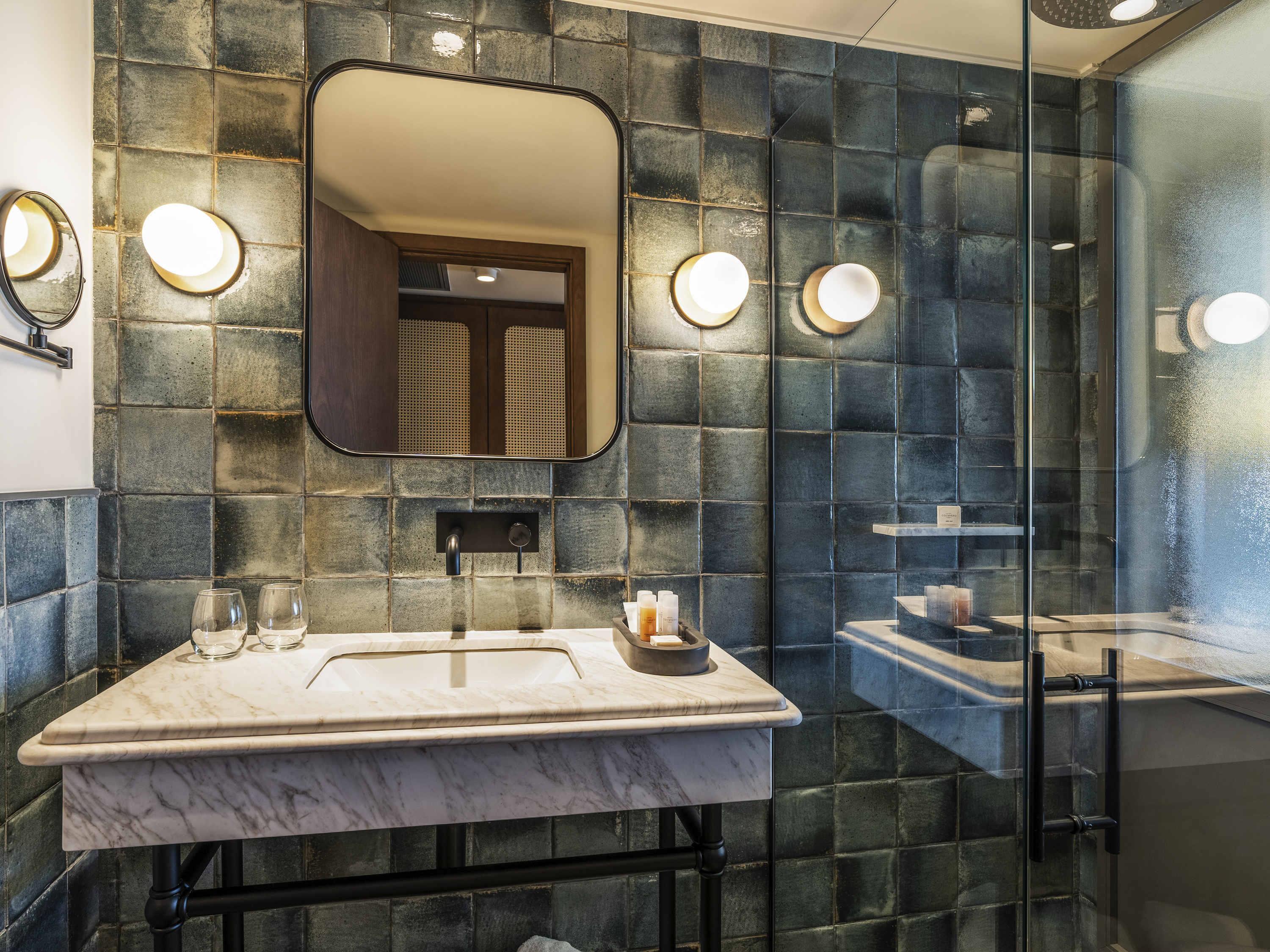 Double Deluxe King Bed