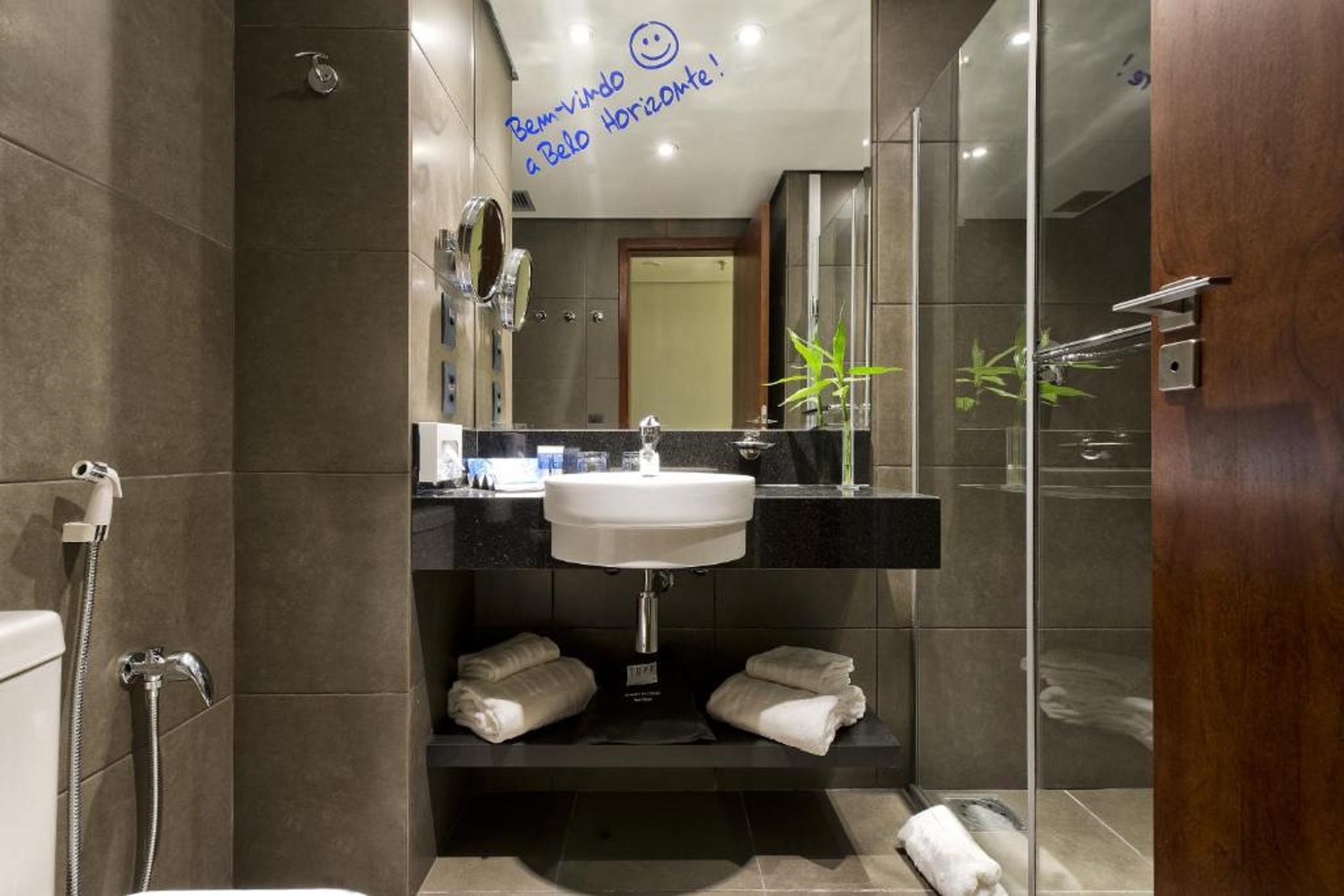 Double Deluxe Queen Bed