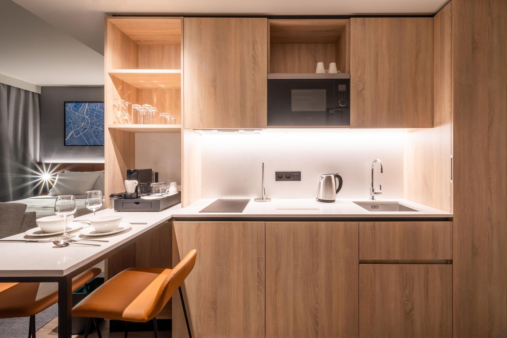 Studio Queen Size Bed