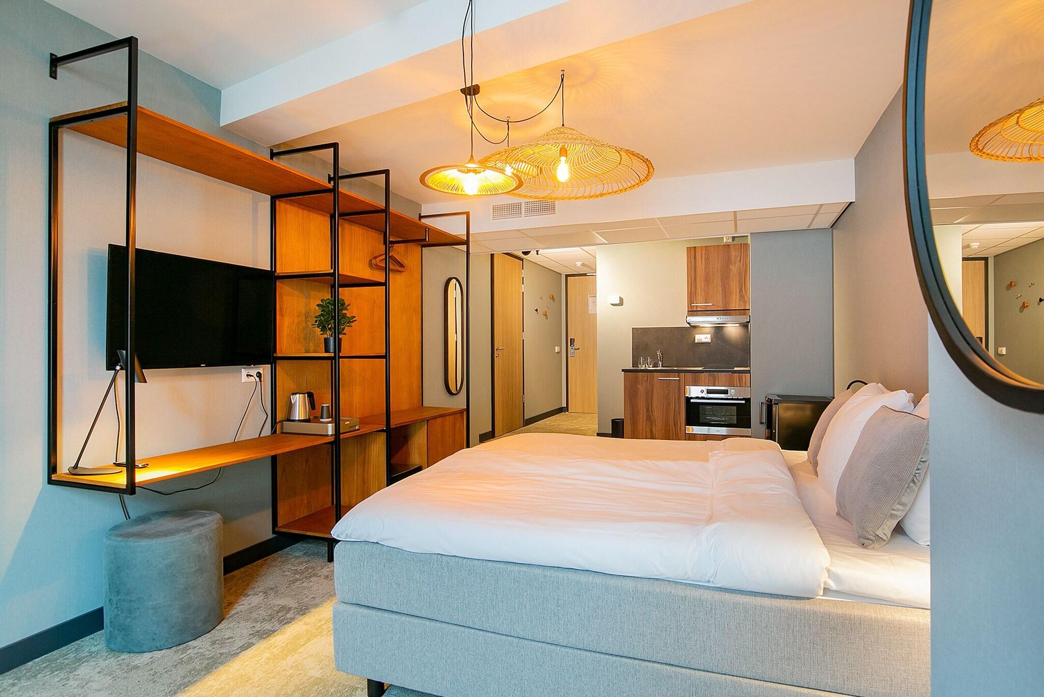 Studio Deluxe with Kitchenette