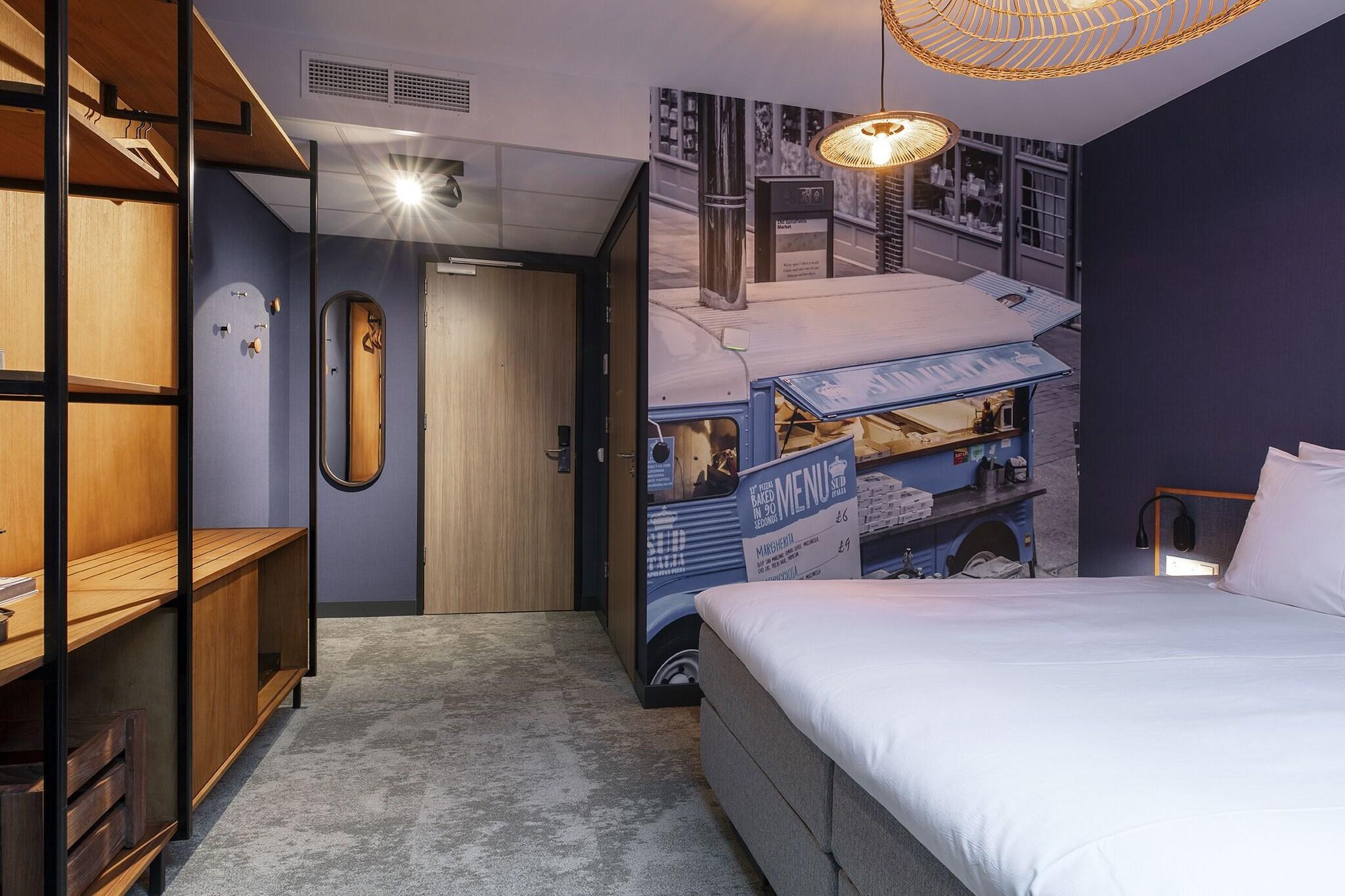 Double Superior King Bed