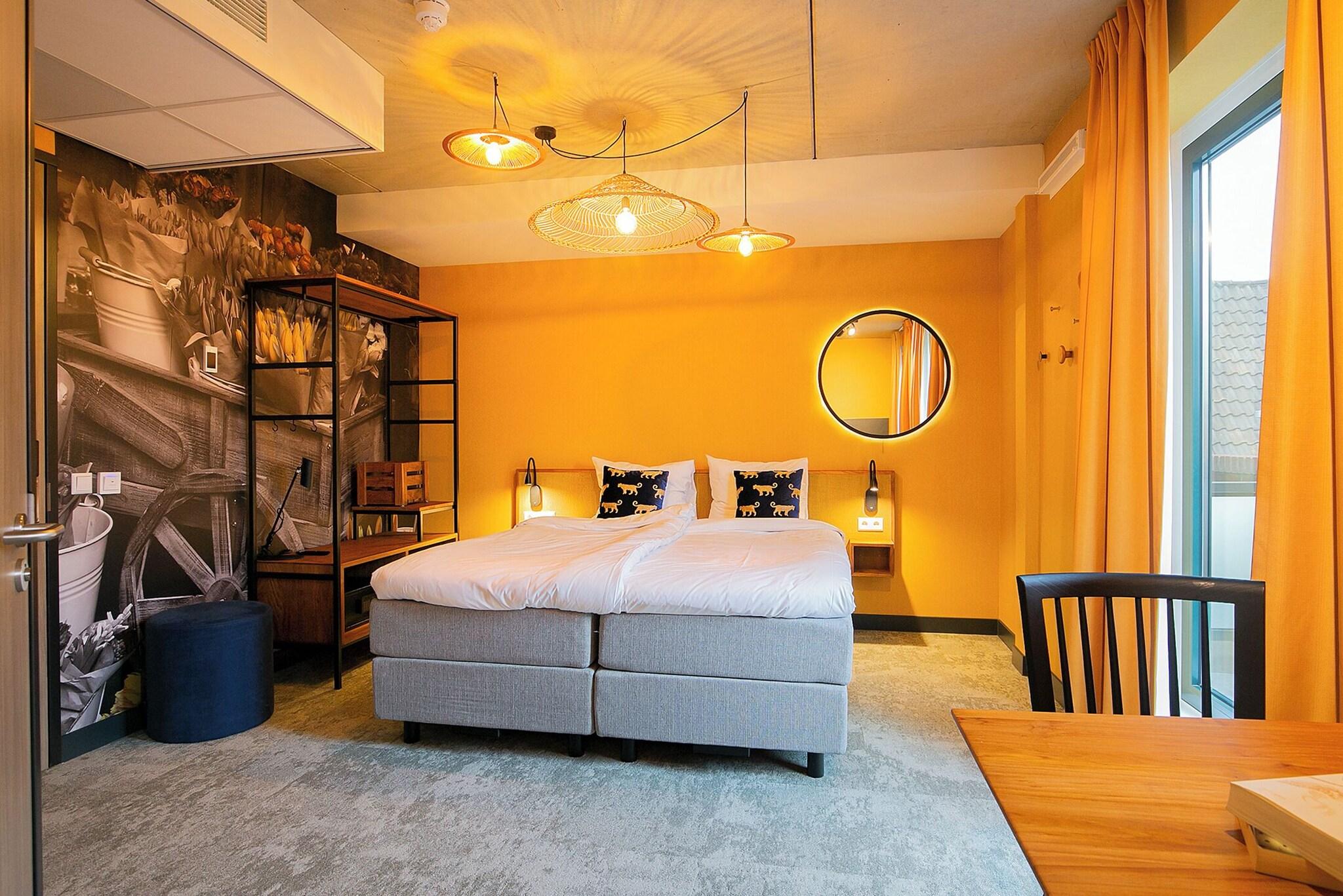 Studio Deluxe King Bed