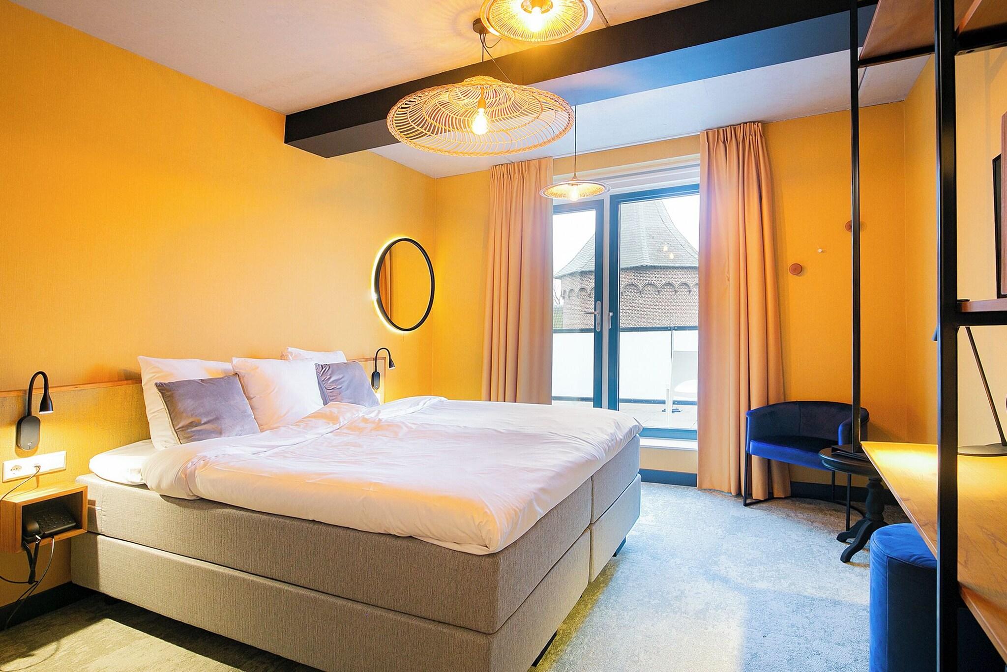 Studio Deluxe King Bed