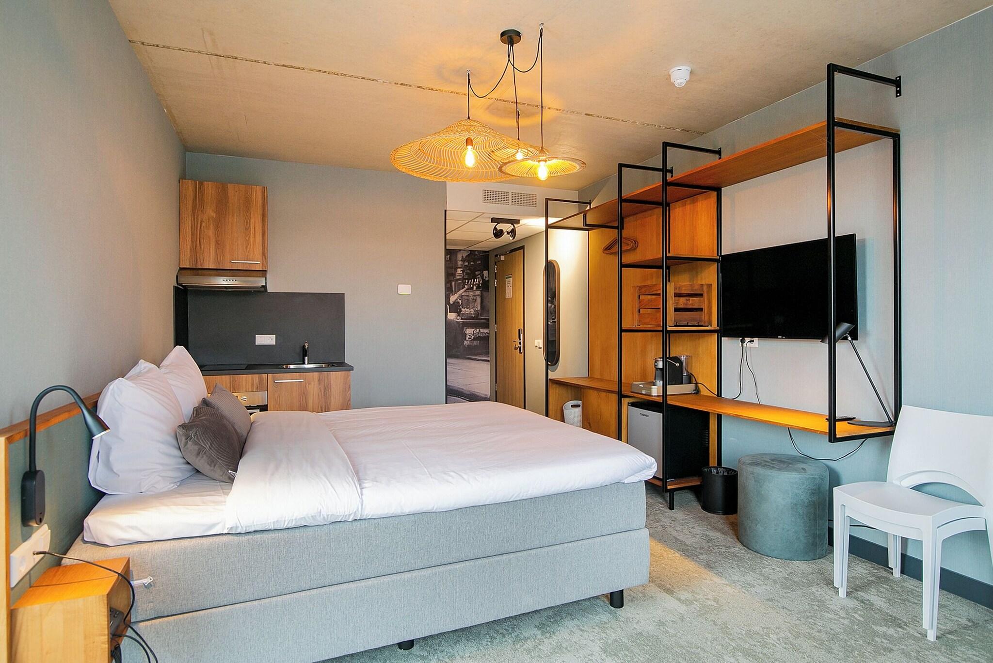 Junior Suite King Size Bed