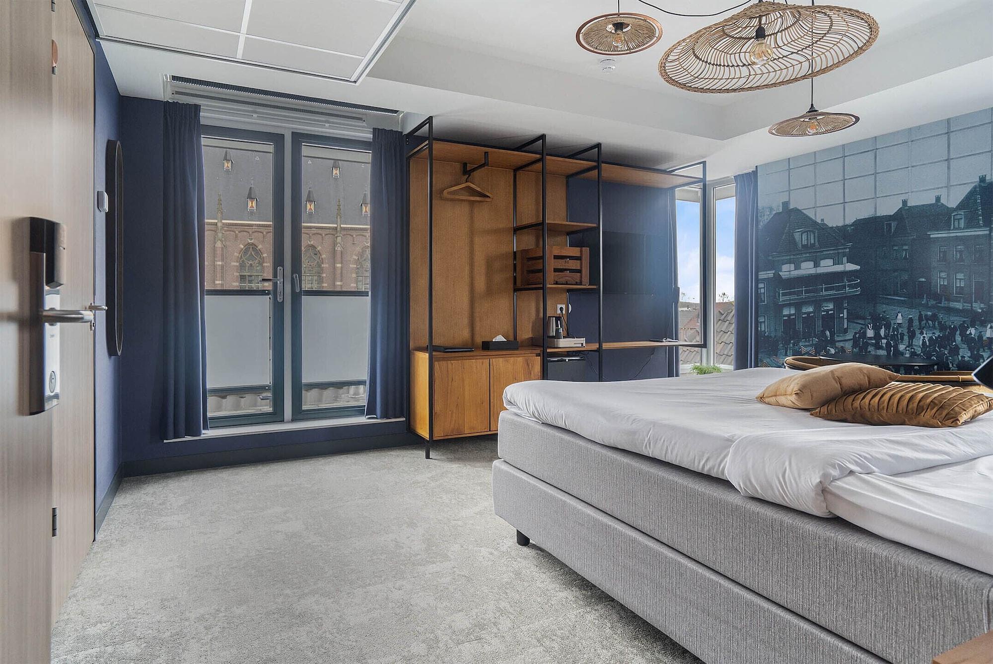 Double Superior King Bed