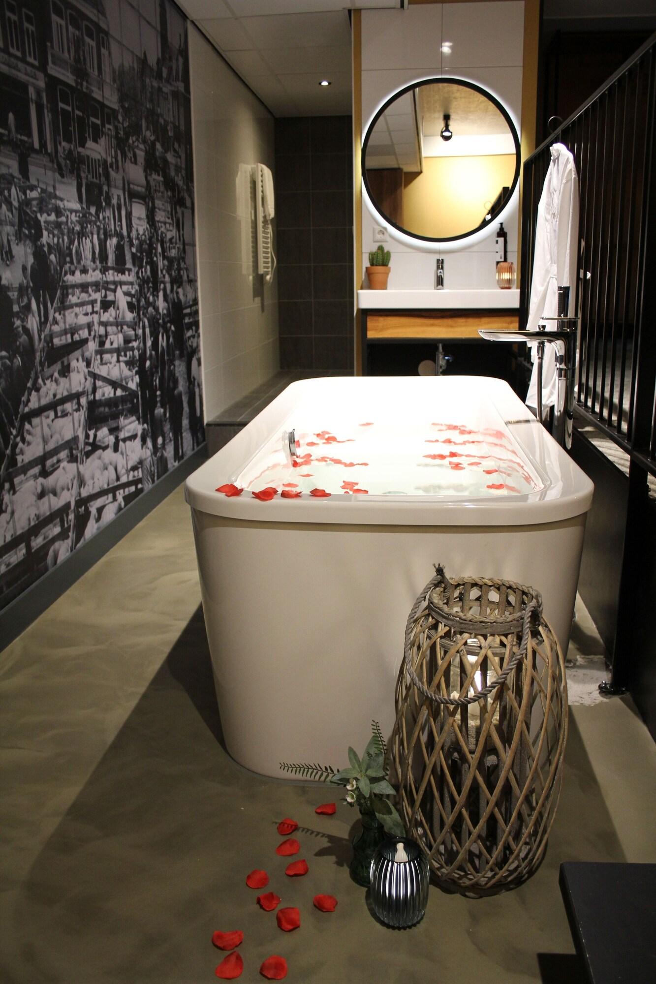 Suite Deluxe King Bed