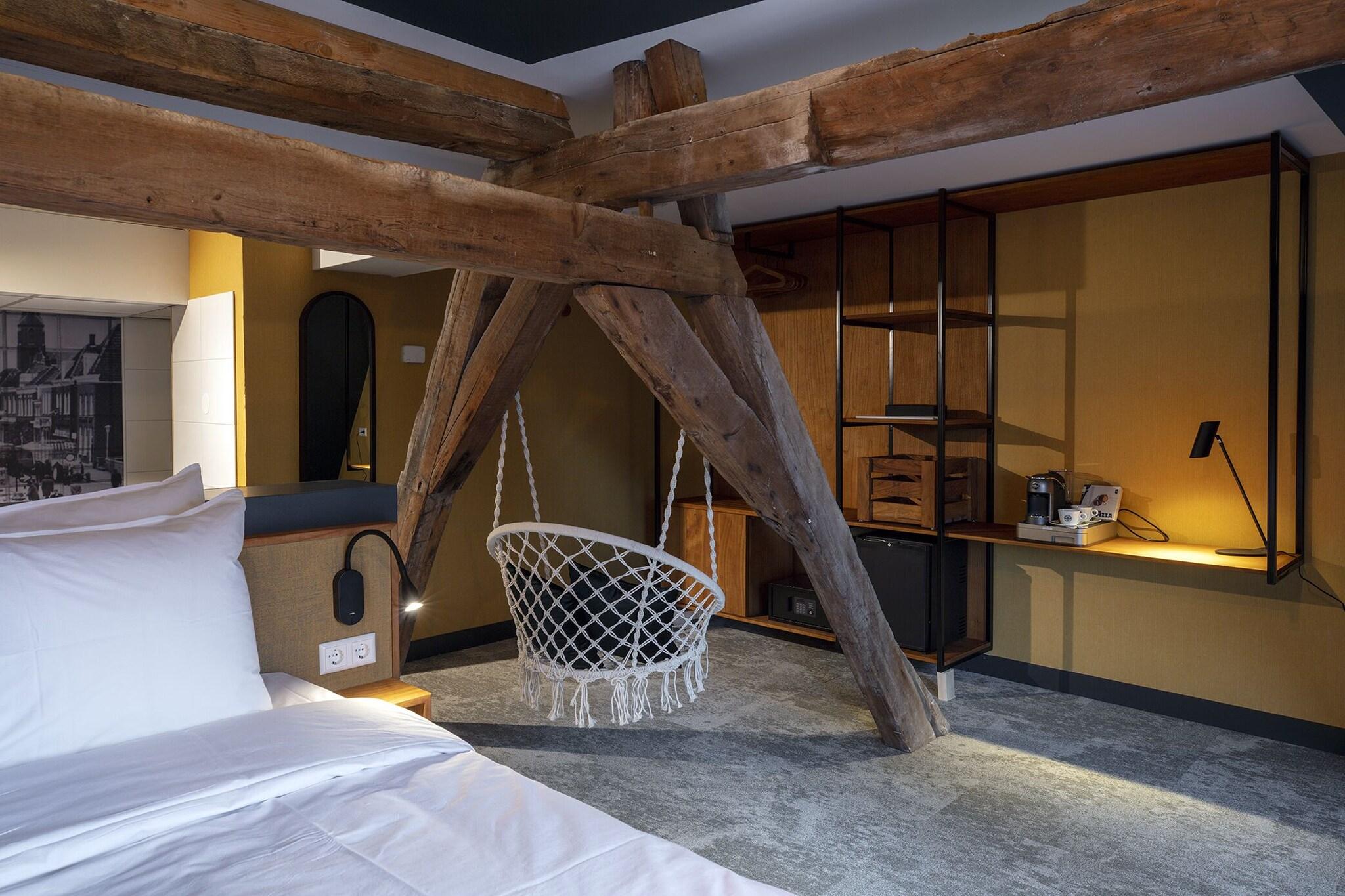 Suite Deluxe King Bed