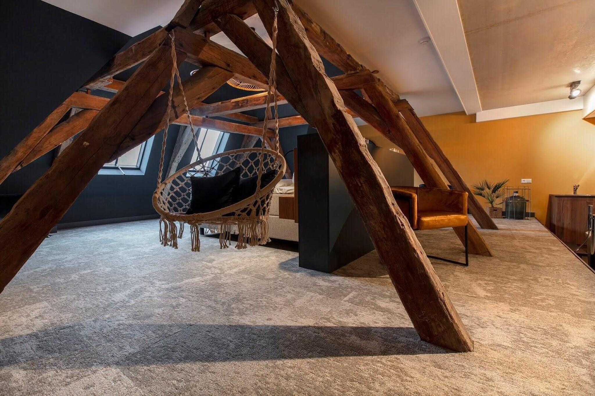 Suite Deluxe King Bed