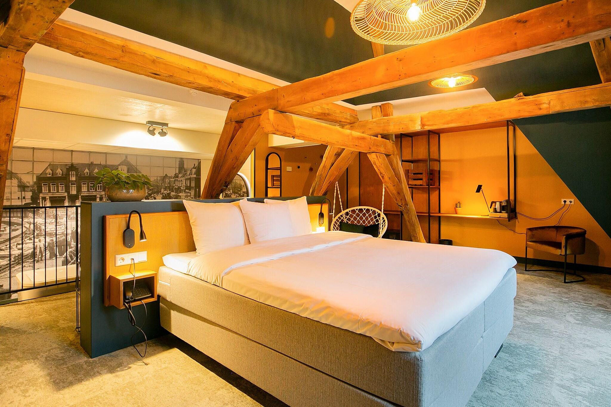 Suite Deluxe King Bed