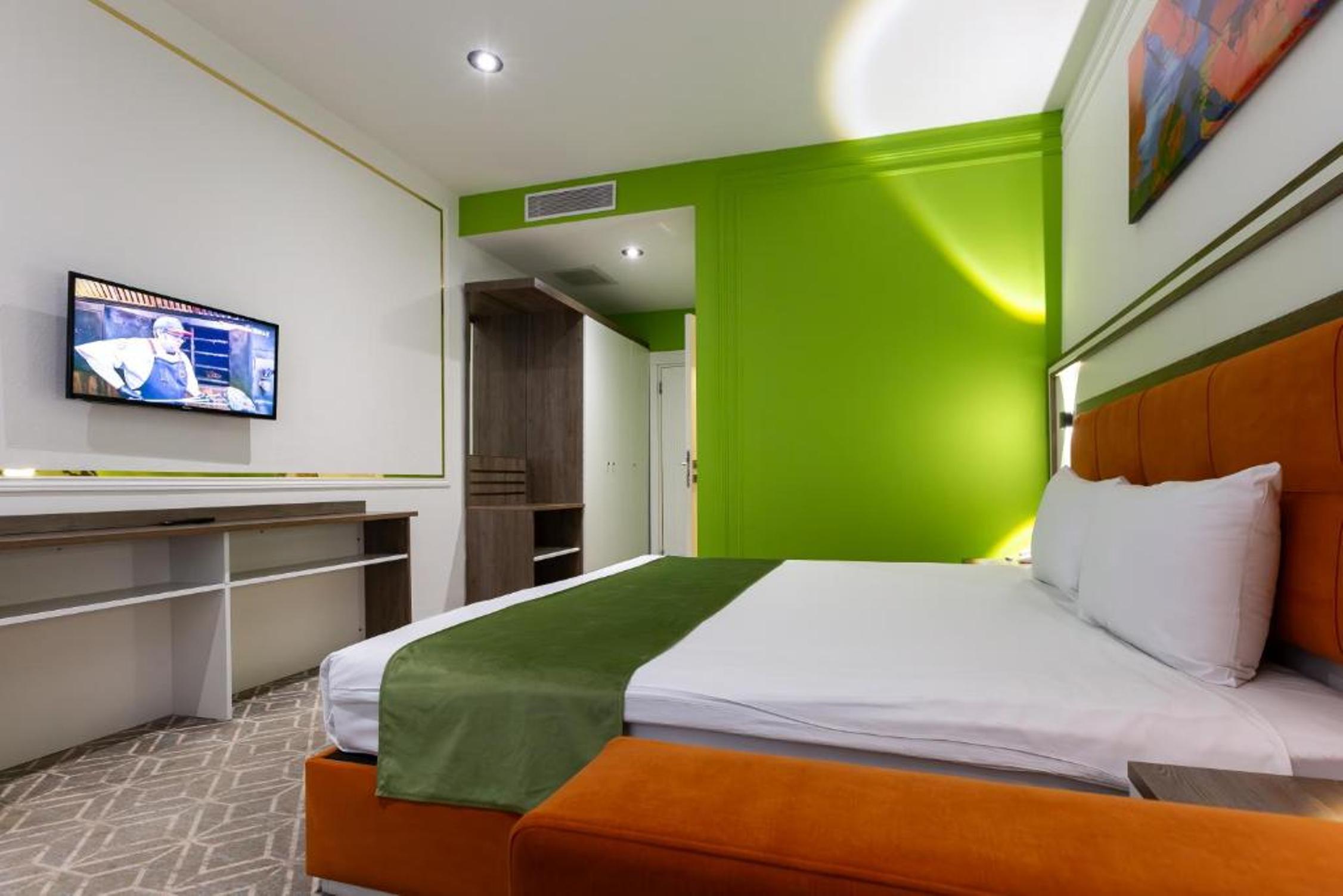 Double or Twin Standard