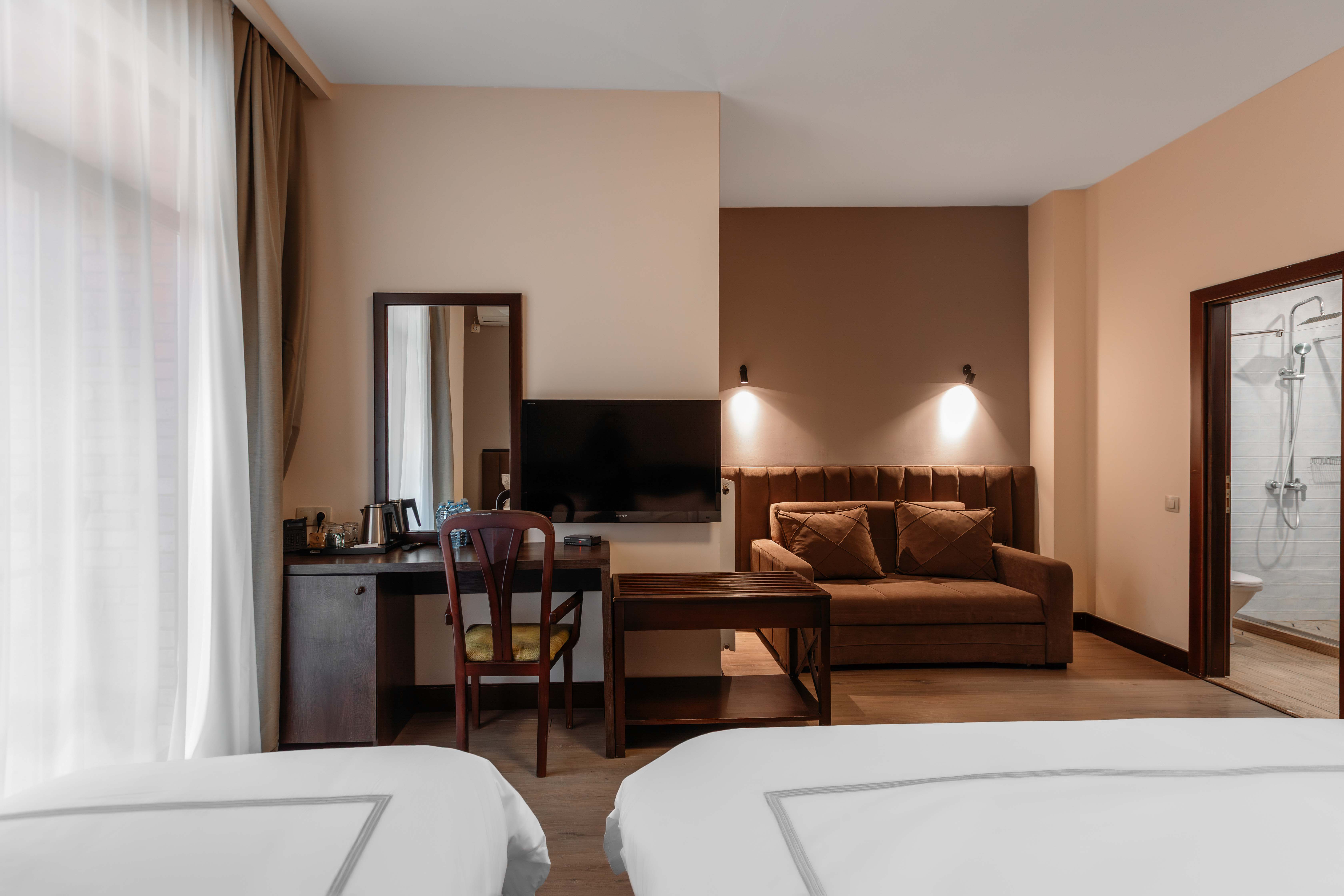 Quadruple Female Room