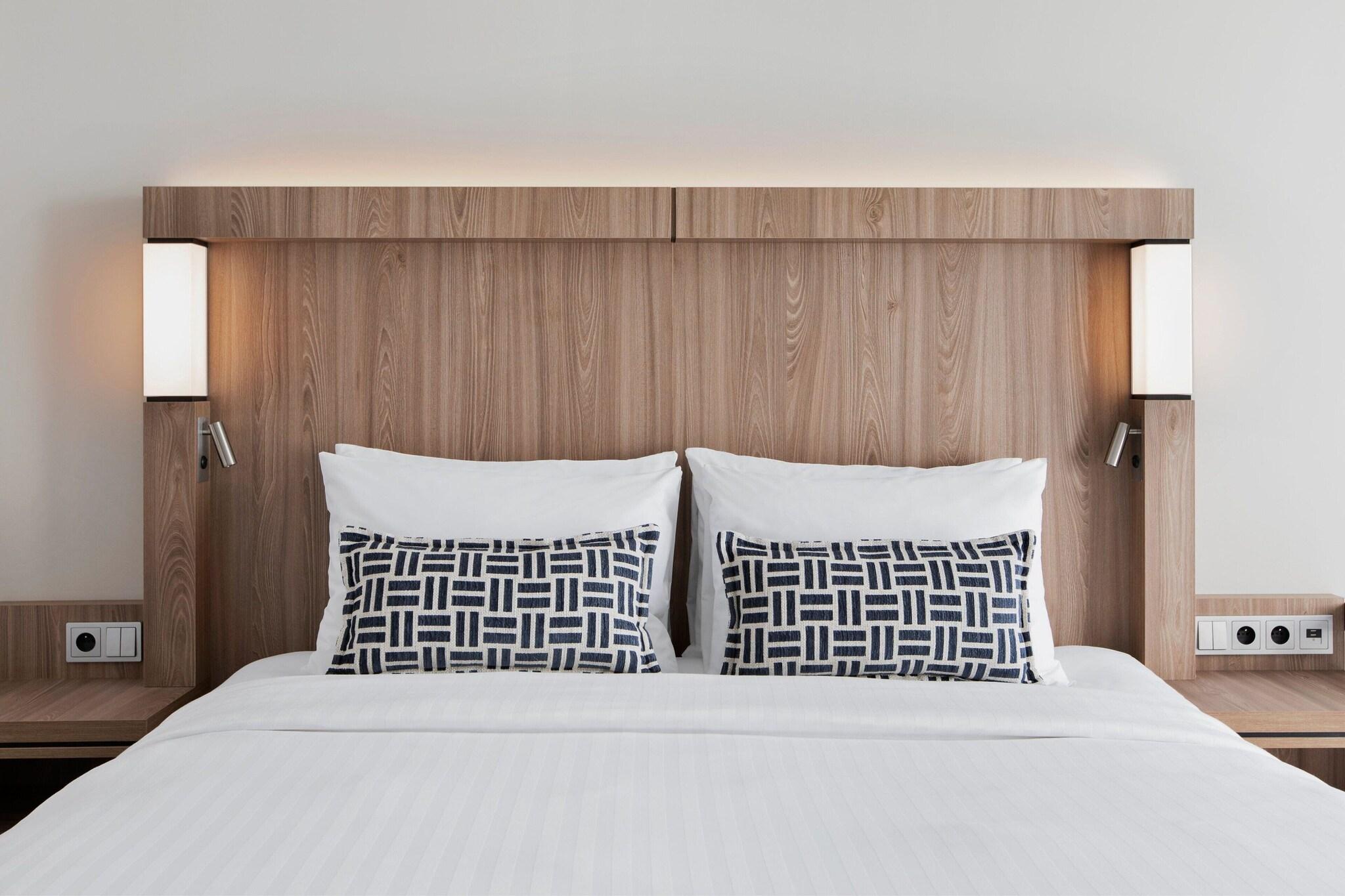 Double City View King Bed