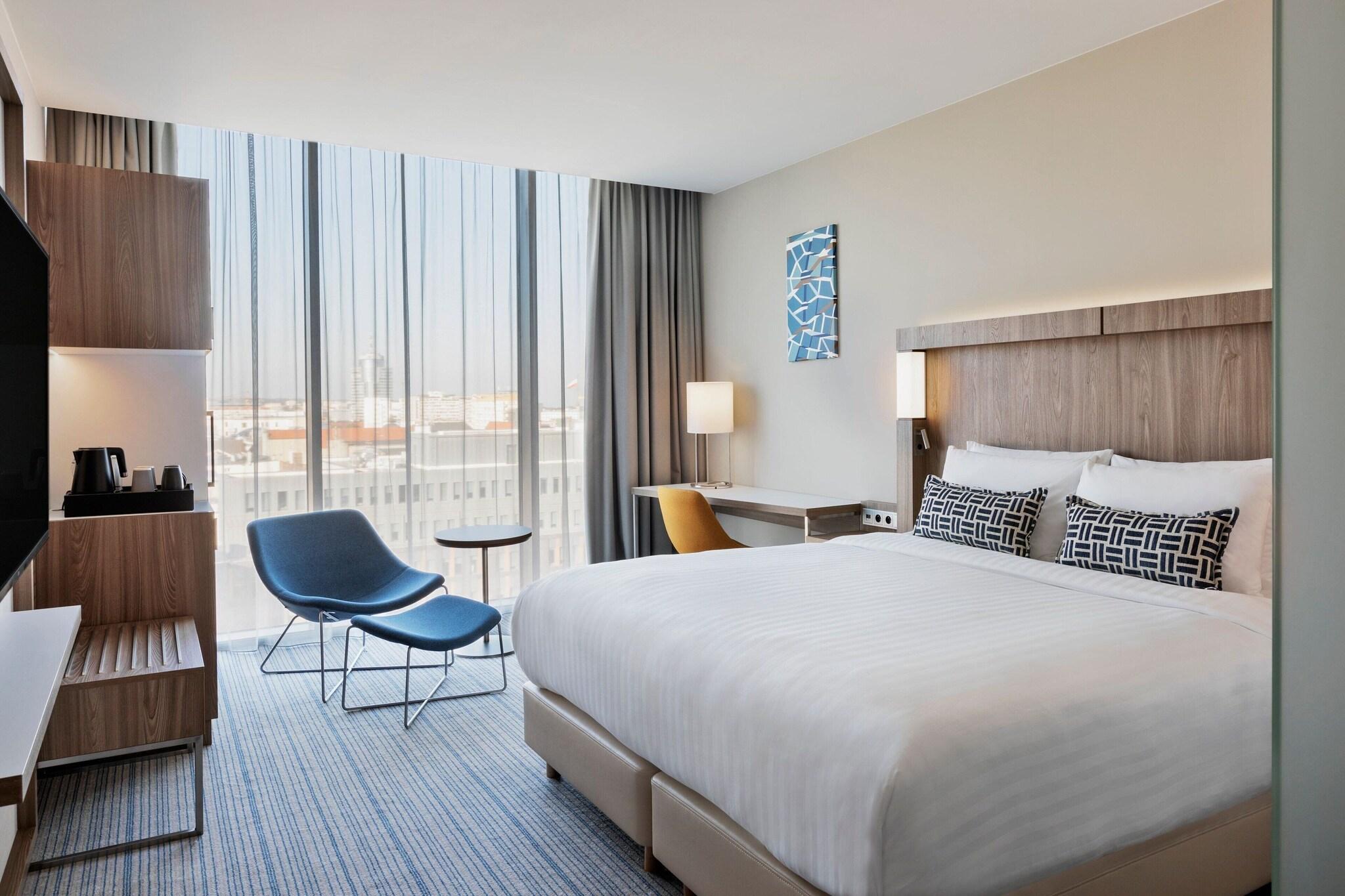 Double City View King Bed