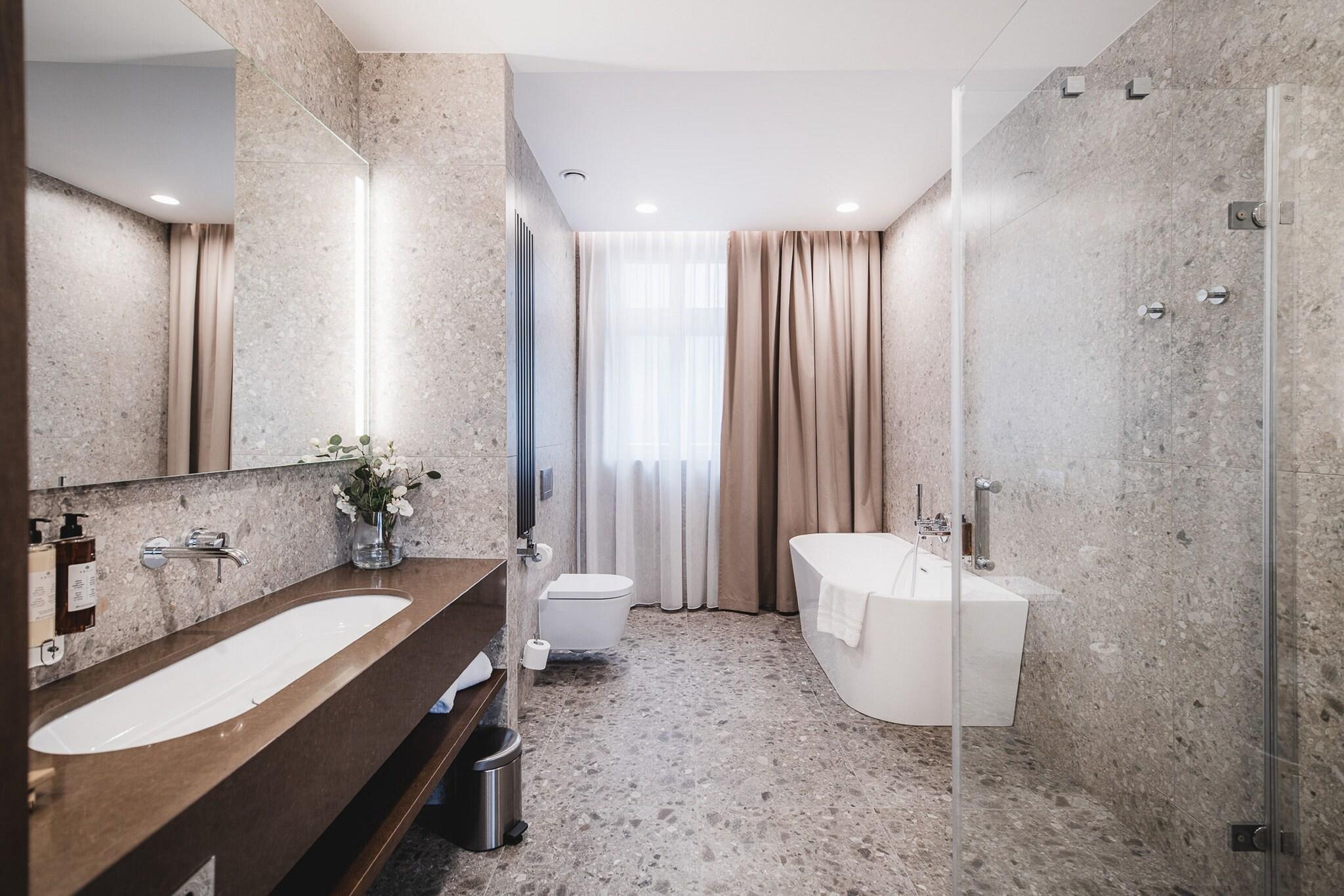 Apartment Deluxe King Bed