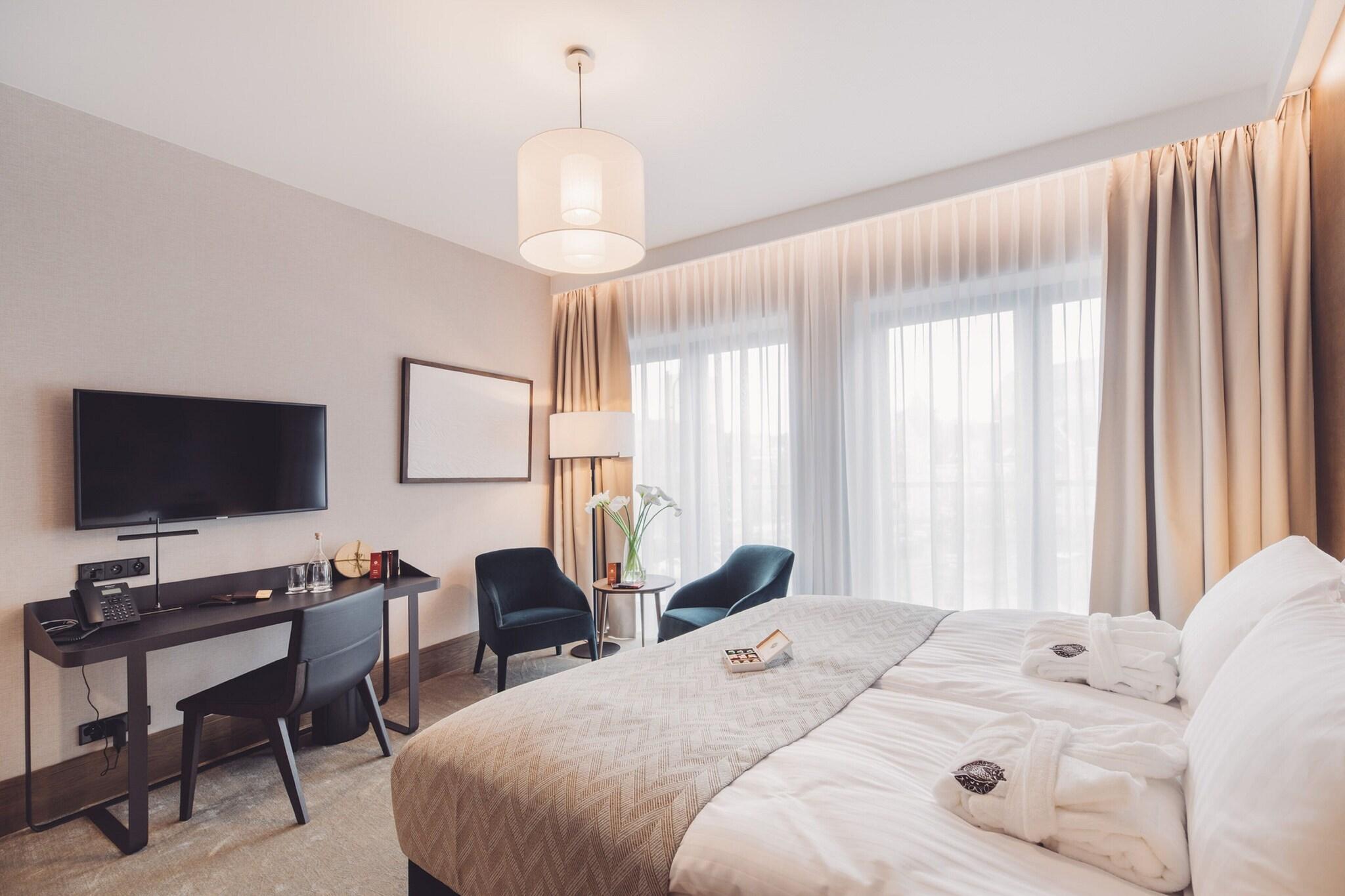 Double Classic King Bed