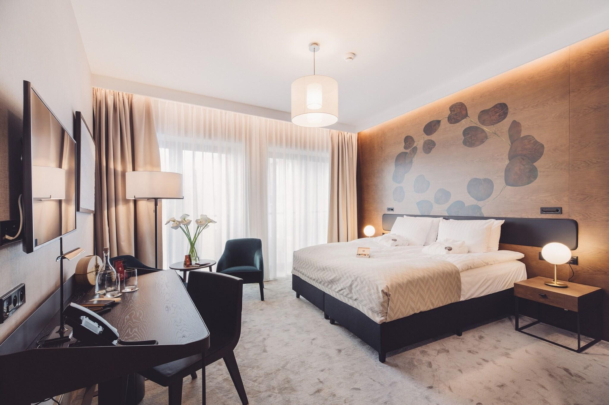 Double Classic King Bed