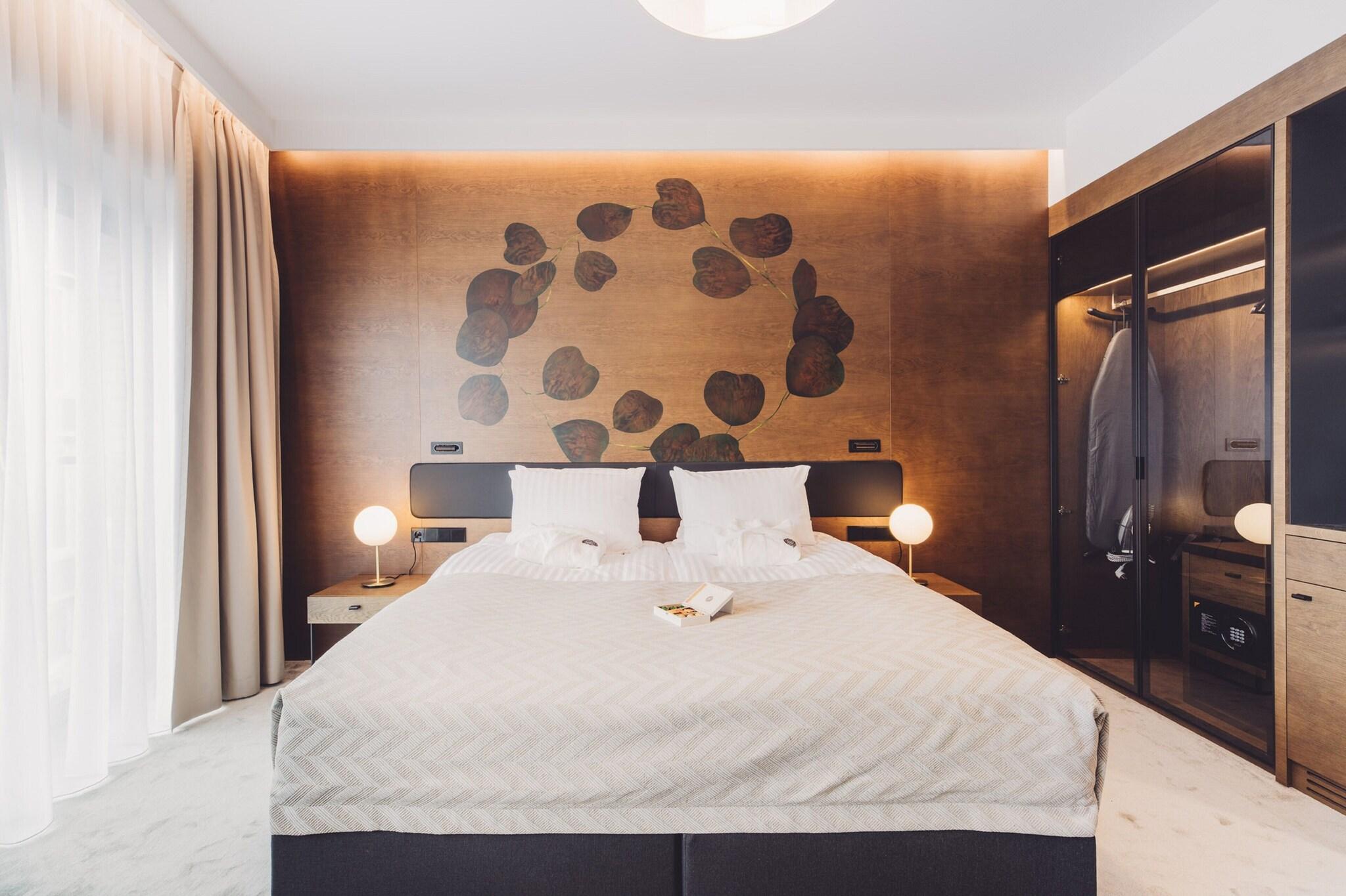 Double Classic King Bed