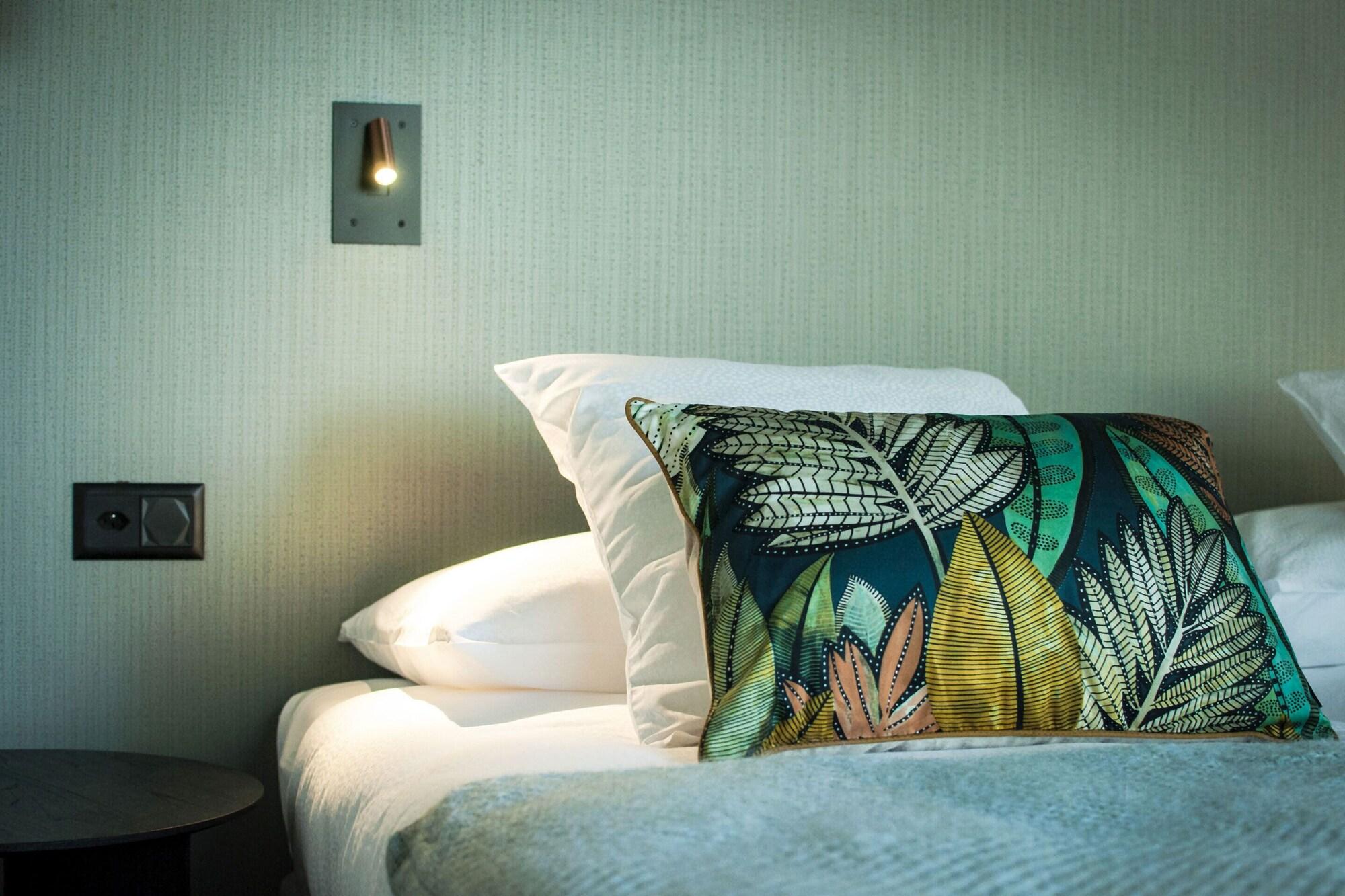 Double Single Lake View