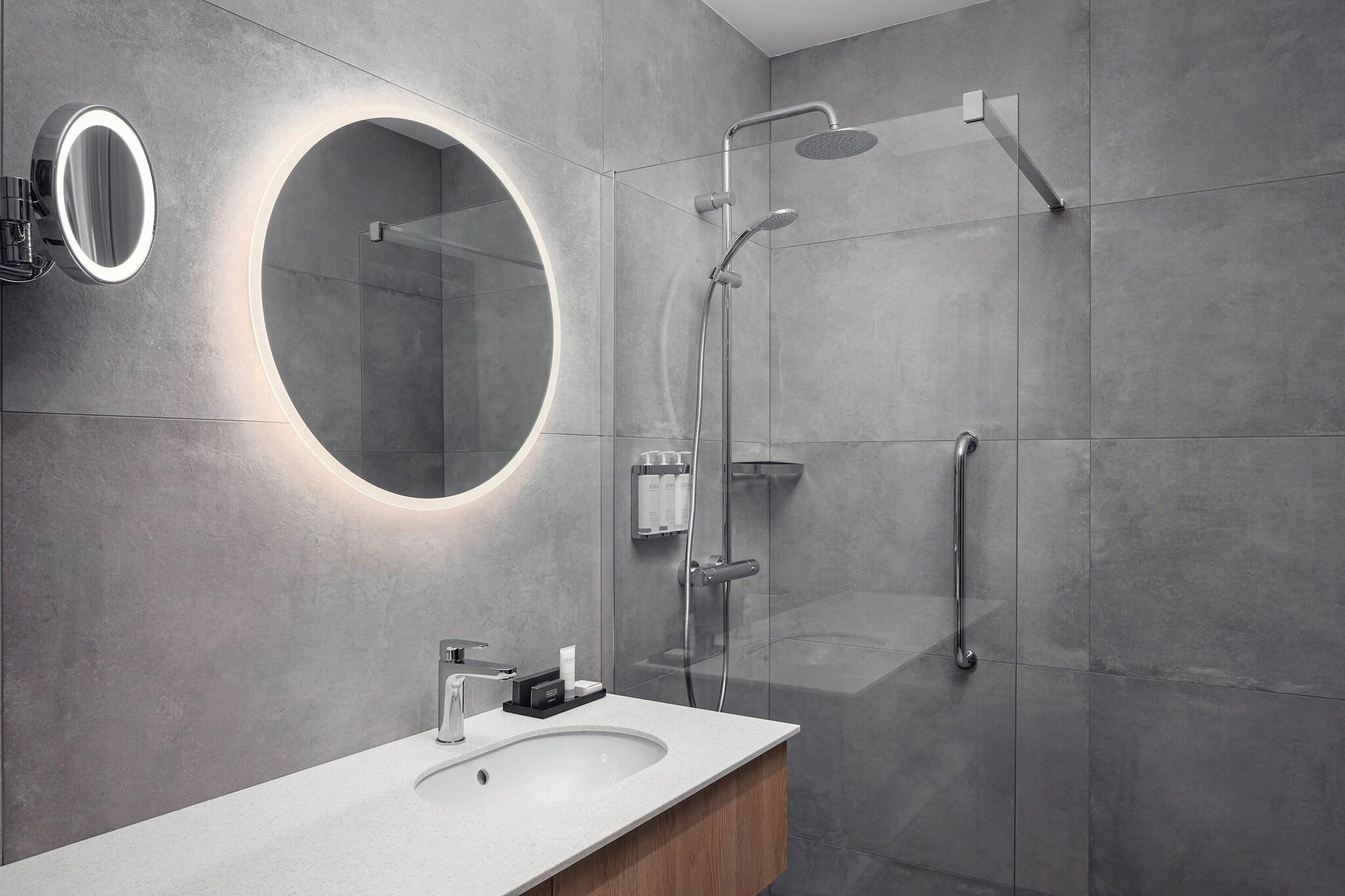 Double Superior King Bed