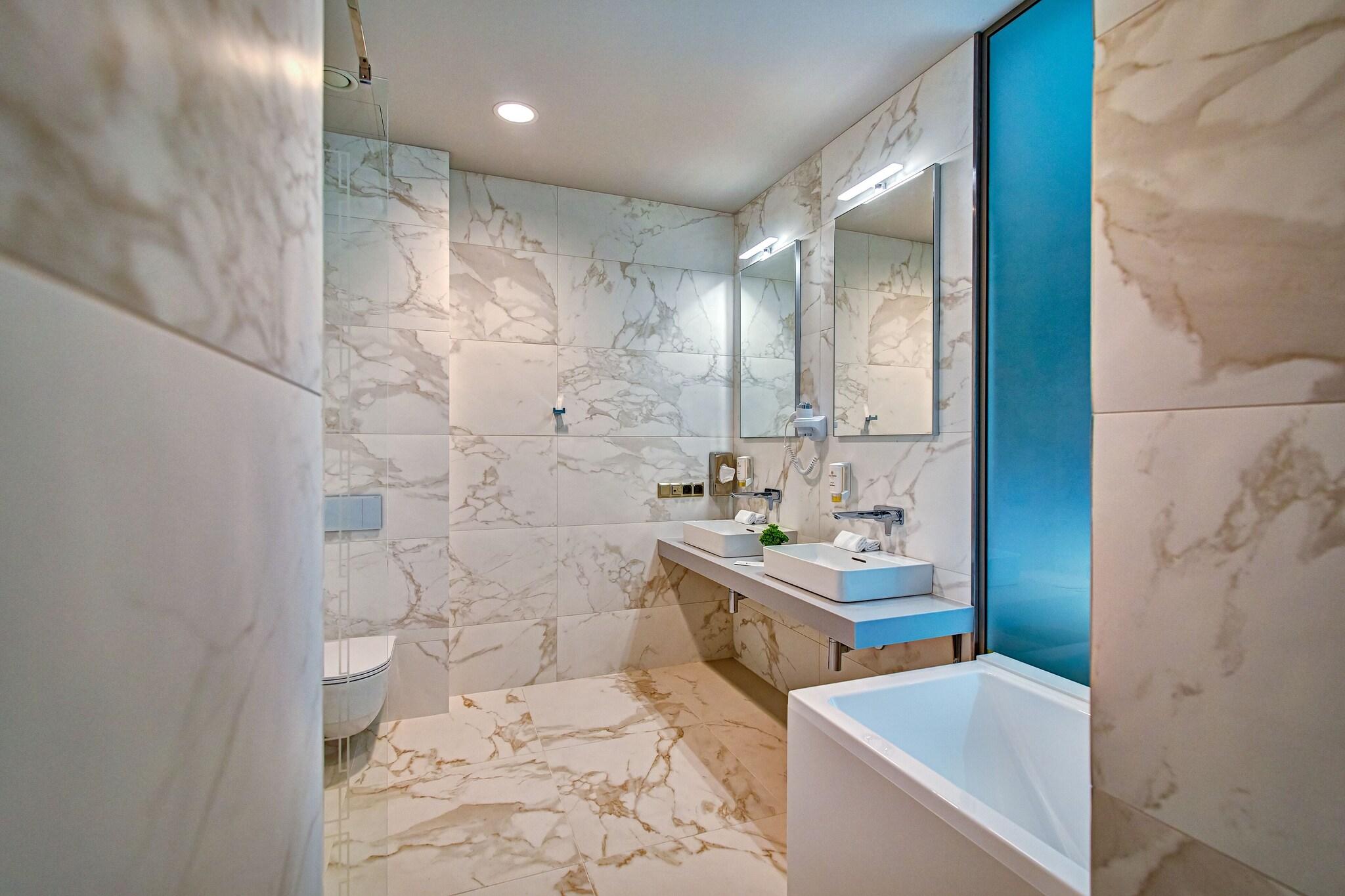 Double Queen Size Bed