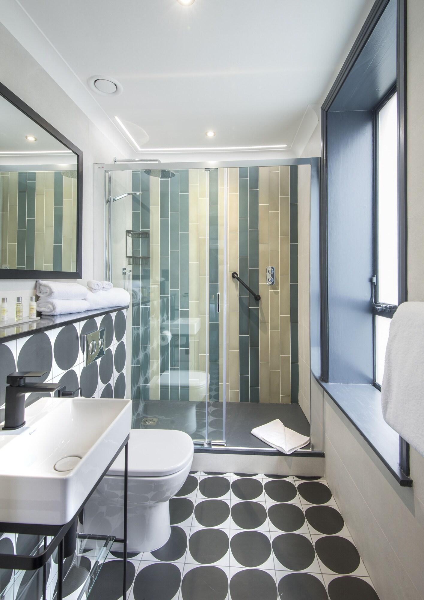 Double Accessible Superior