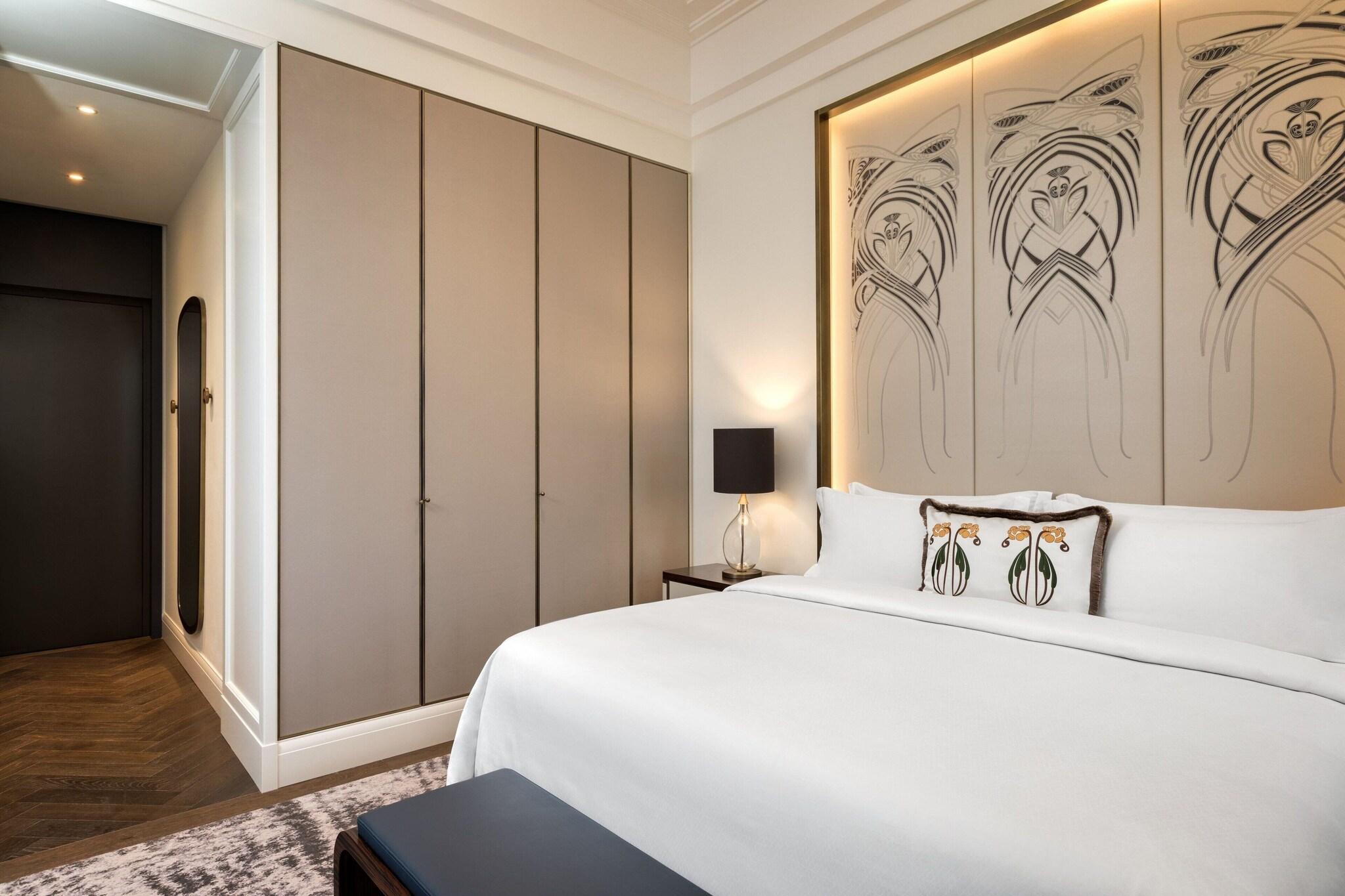 Double City View King Bed