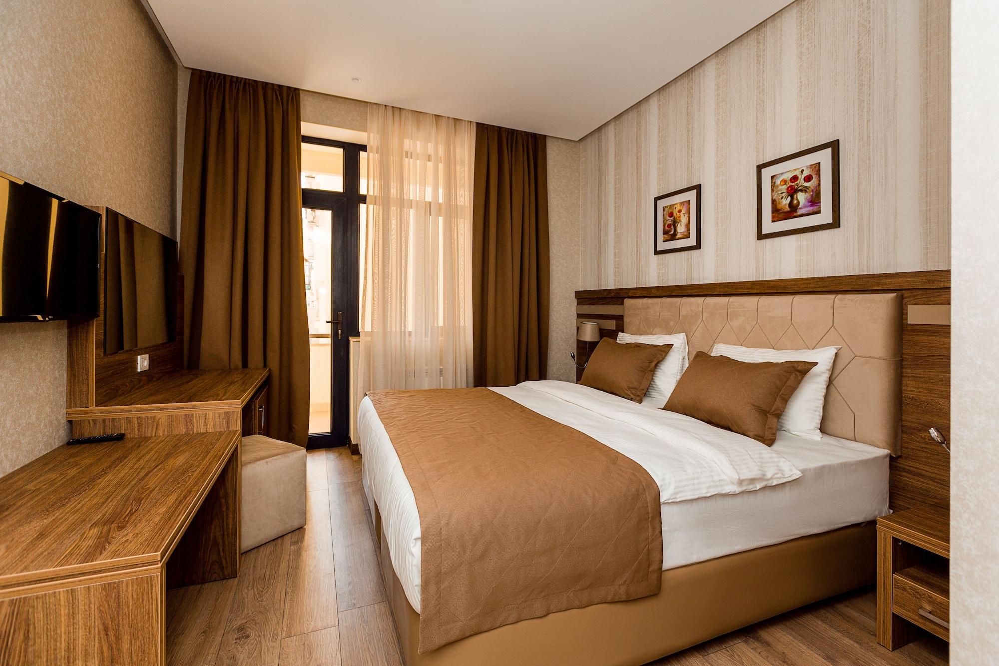 Double or Twin Standard