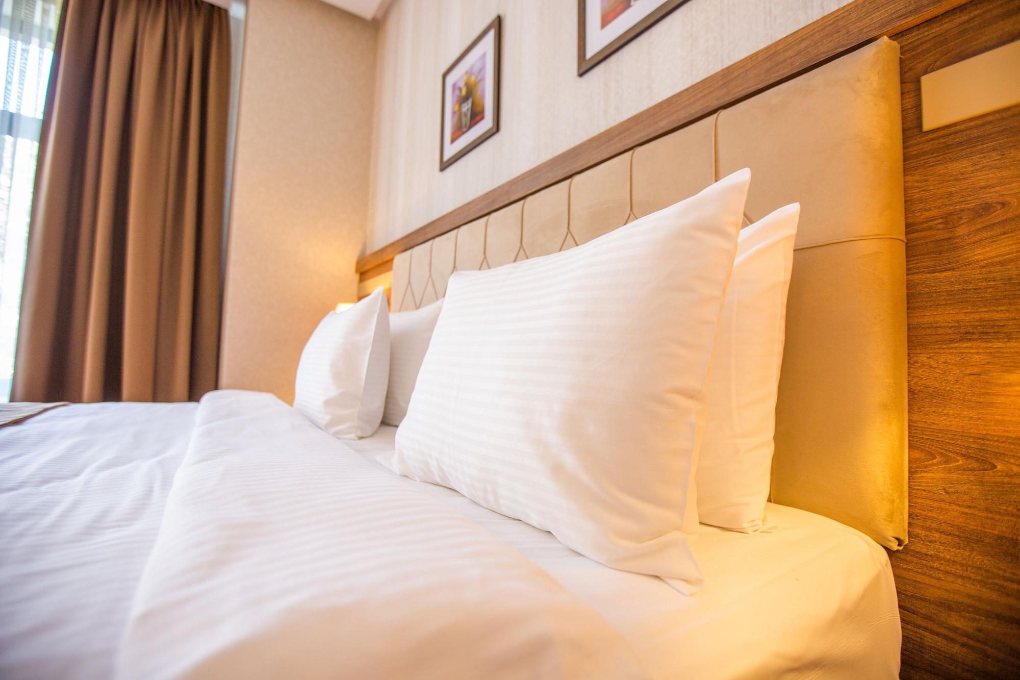 Double or Twin Standard