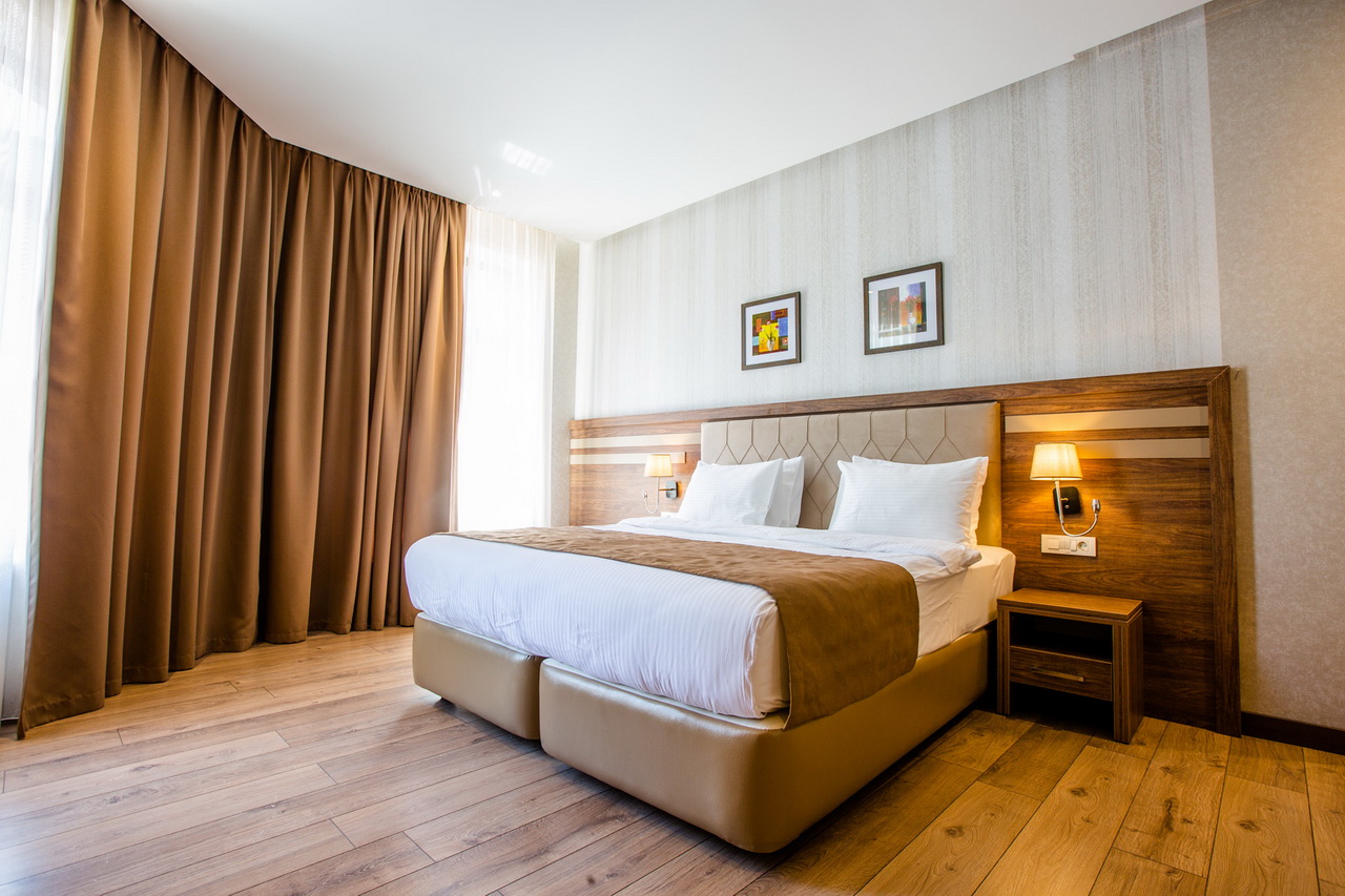 Double or Twin Standard