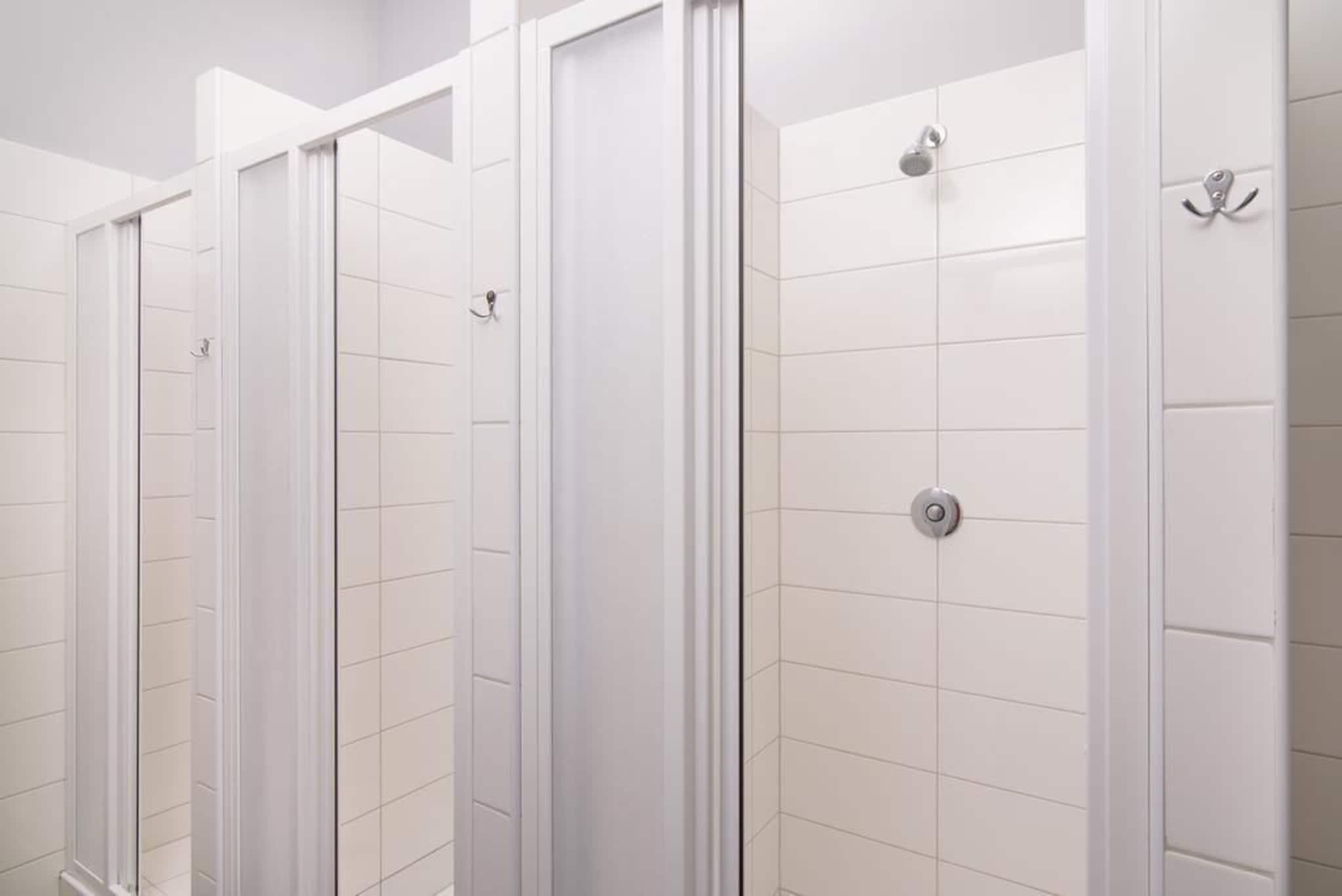 Quadruple Bunk Bed with Shared Bathroom