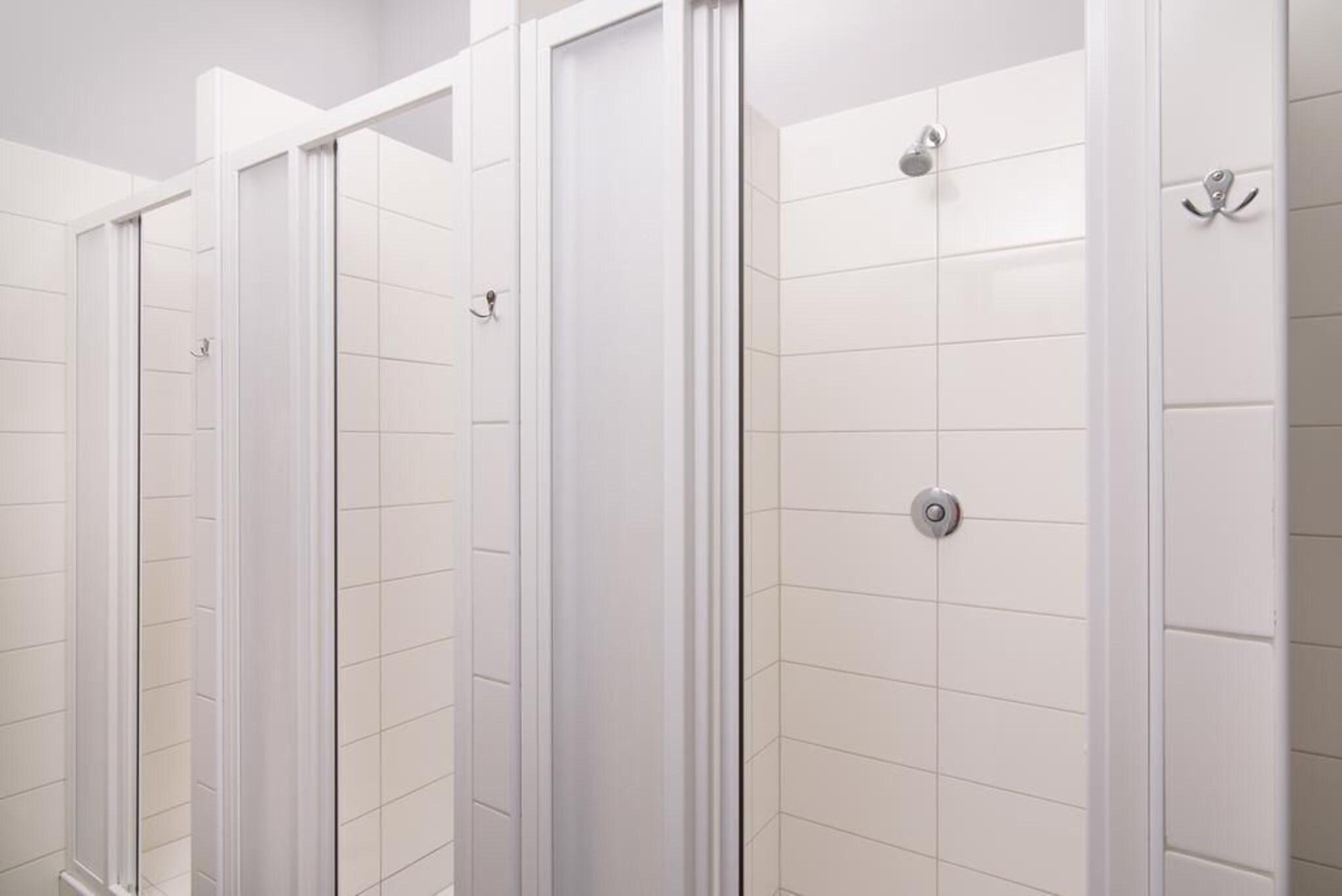 Quadruple Bunk Bed with Shared Bathroom