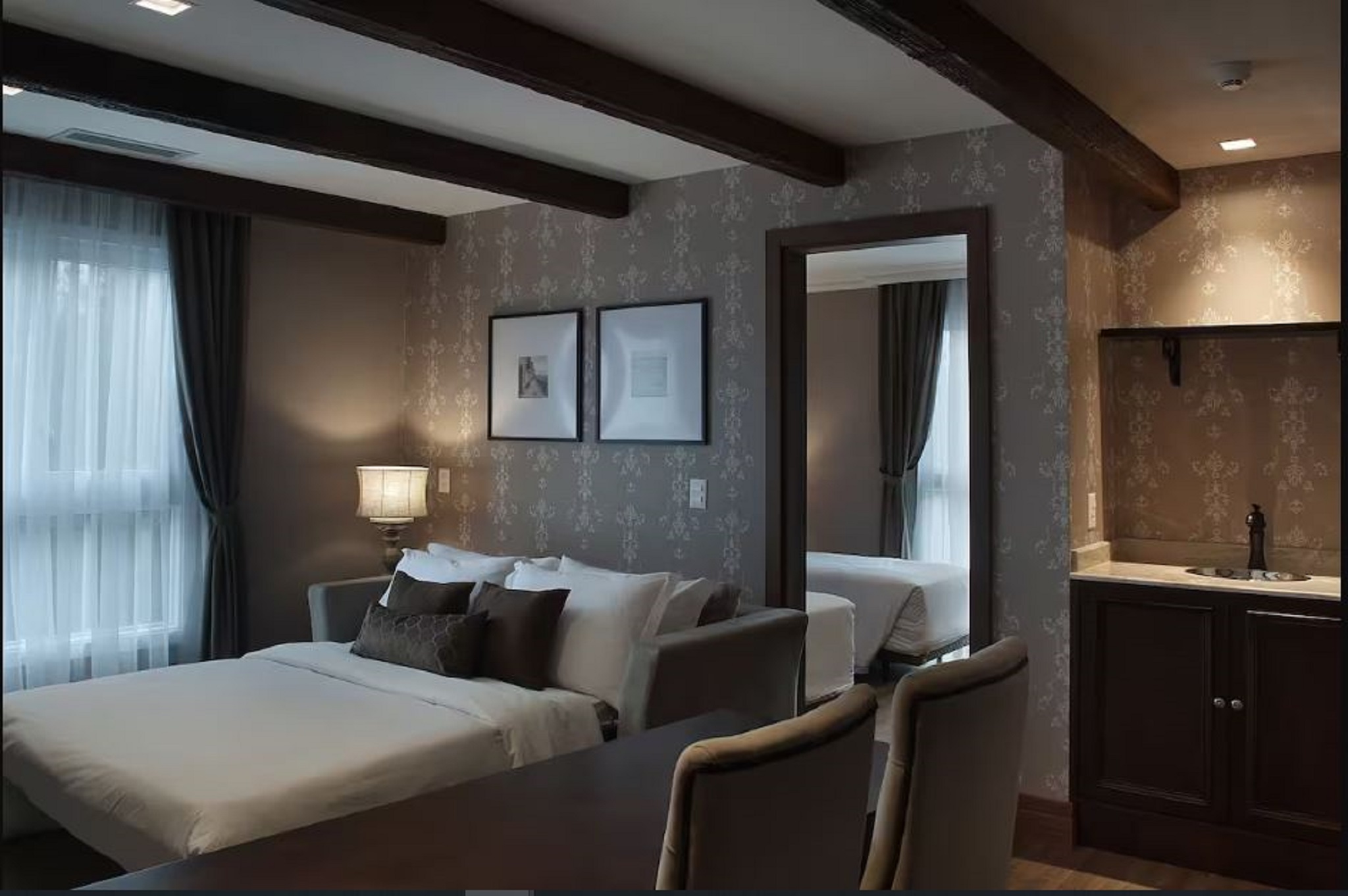 Quadruple Premium Two Bedrooms