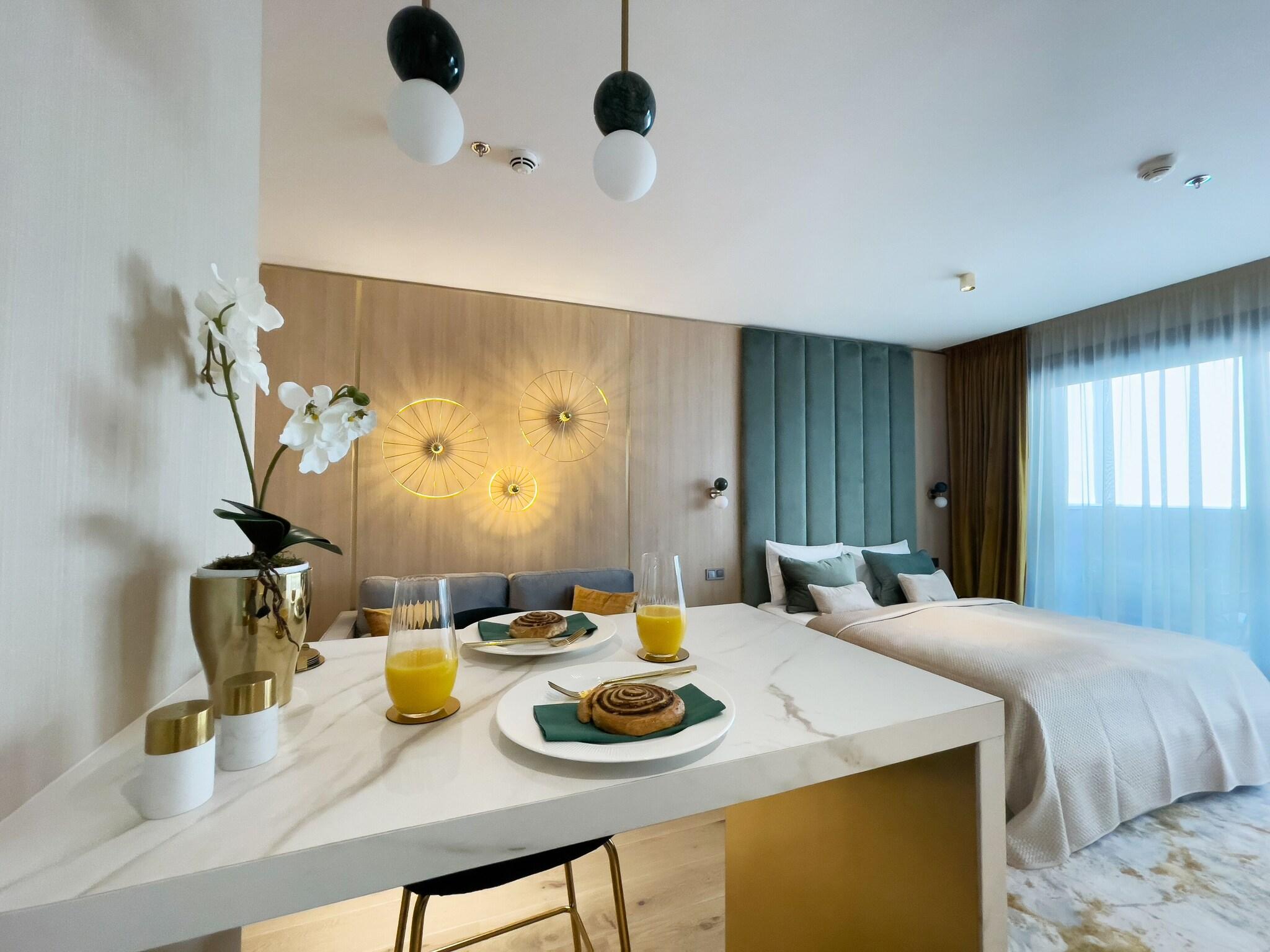 Junior Suite Deluxe King Bed