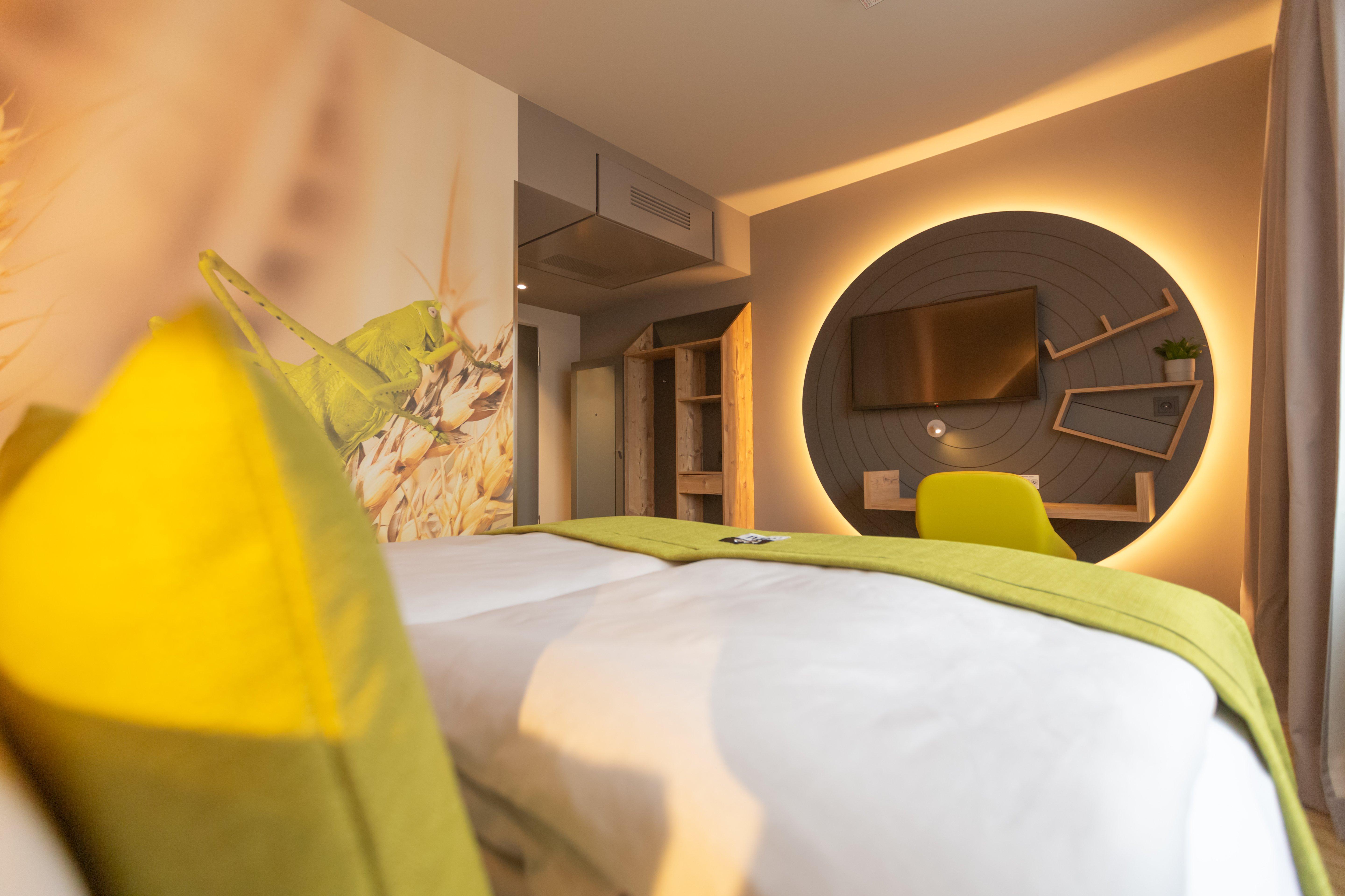 Double Premium Queen Bed