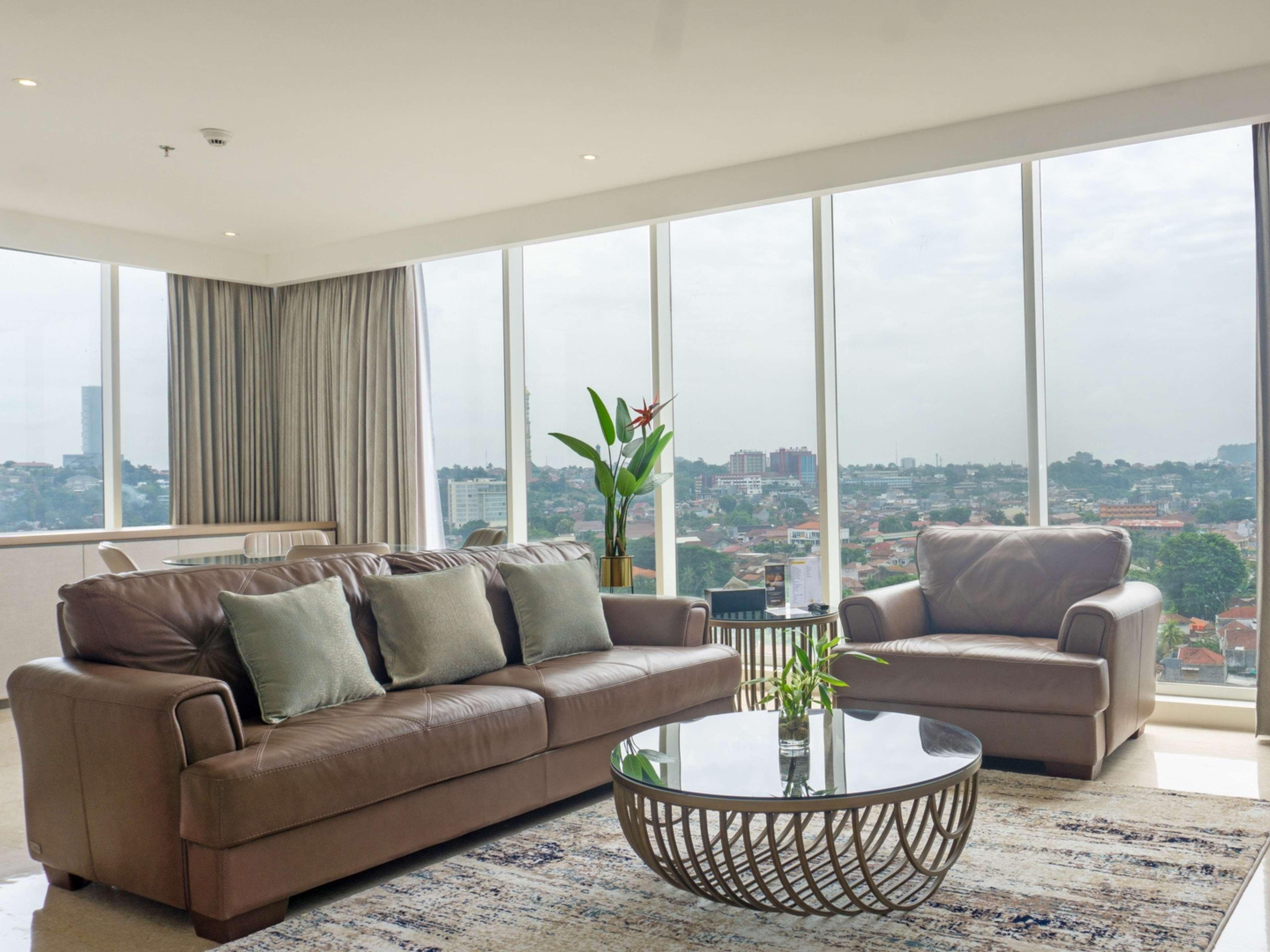 Suite City View King Bed