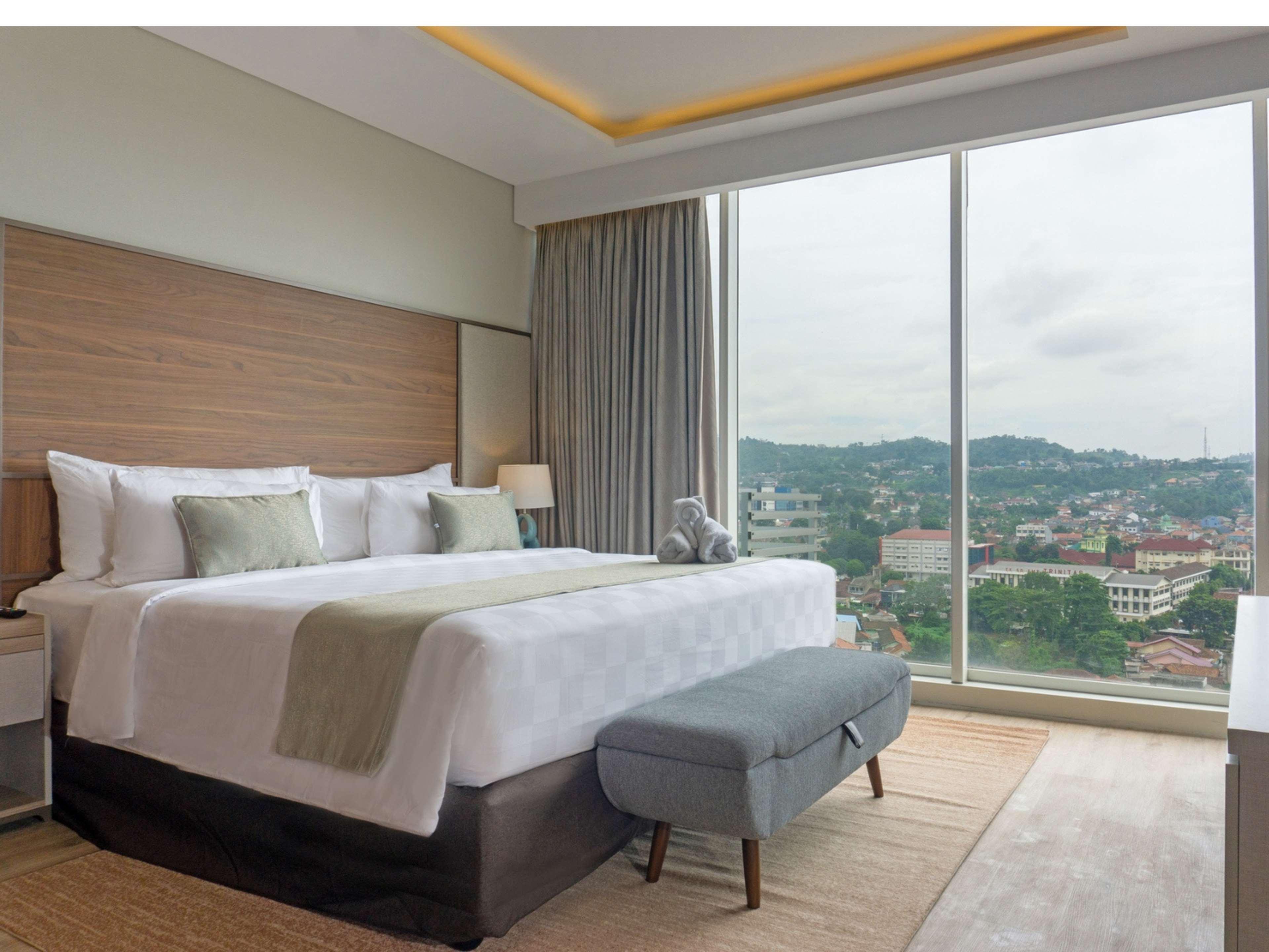 Suite City View King Bed